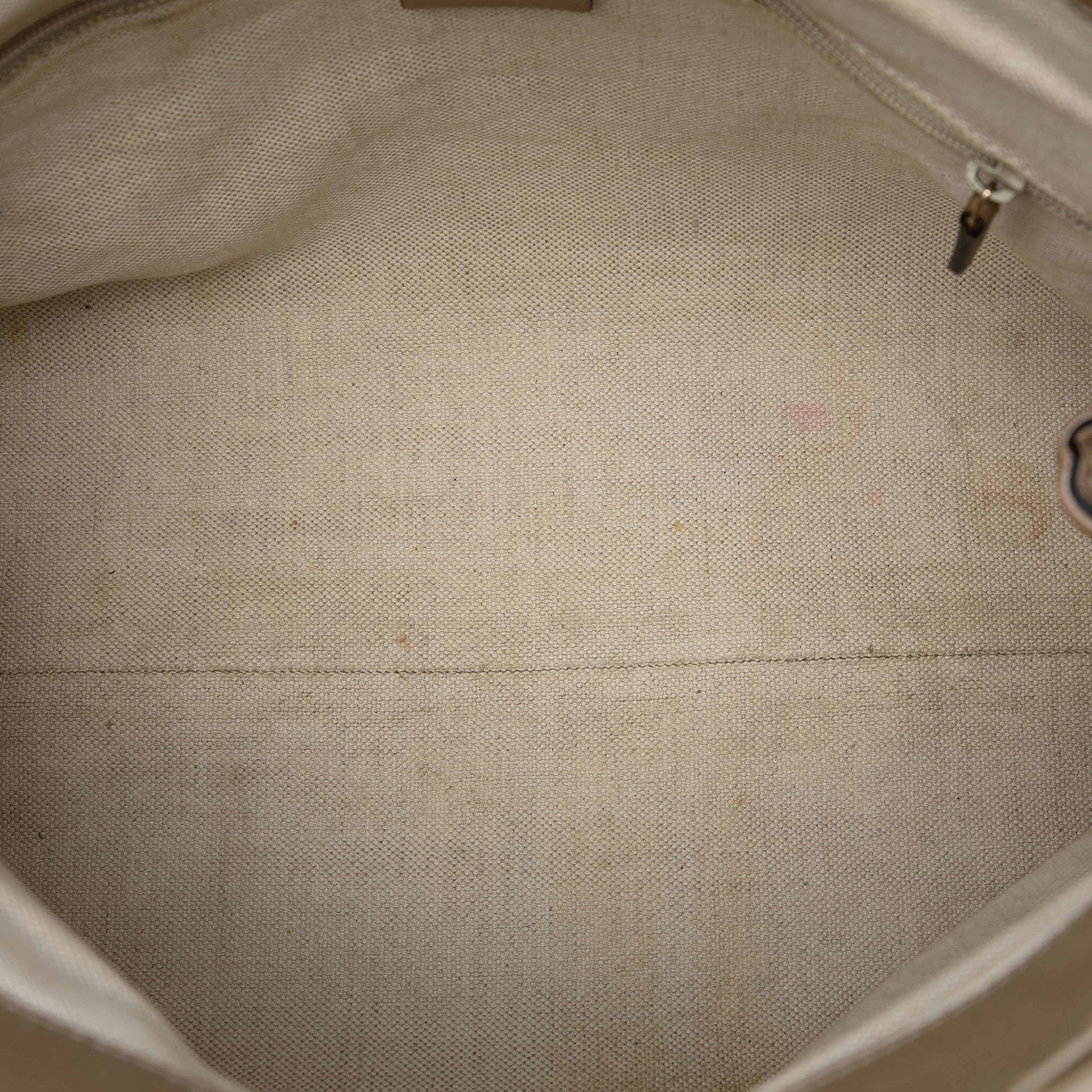 Gucci Medium Guccissima Sukey Tote, från Luxclusif, i färgen light gold. Klicka för att öppna bilden i stort format