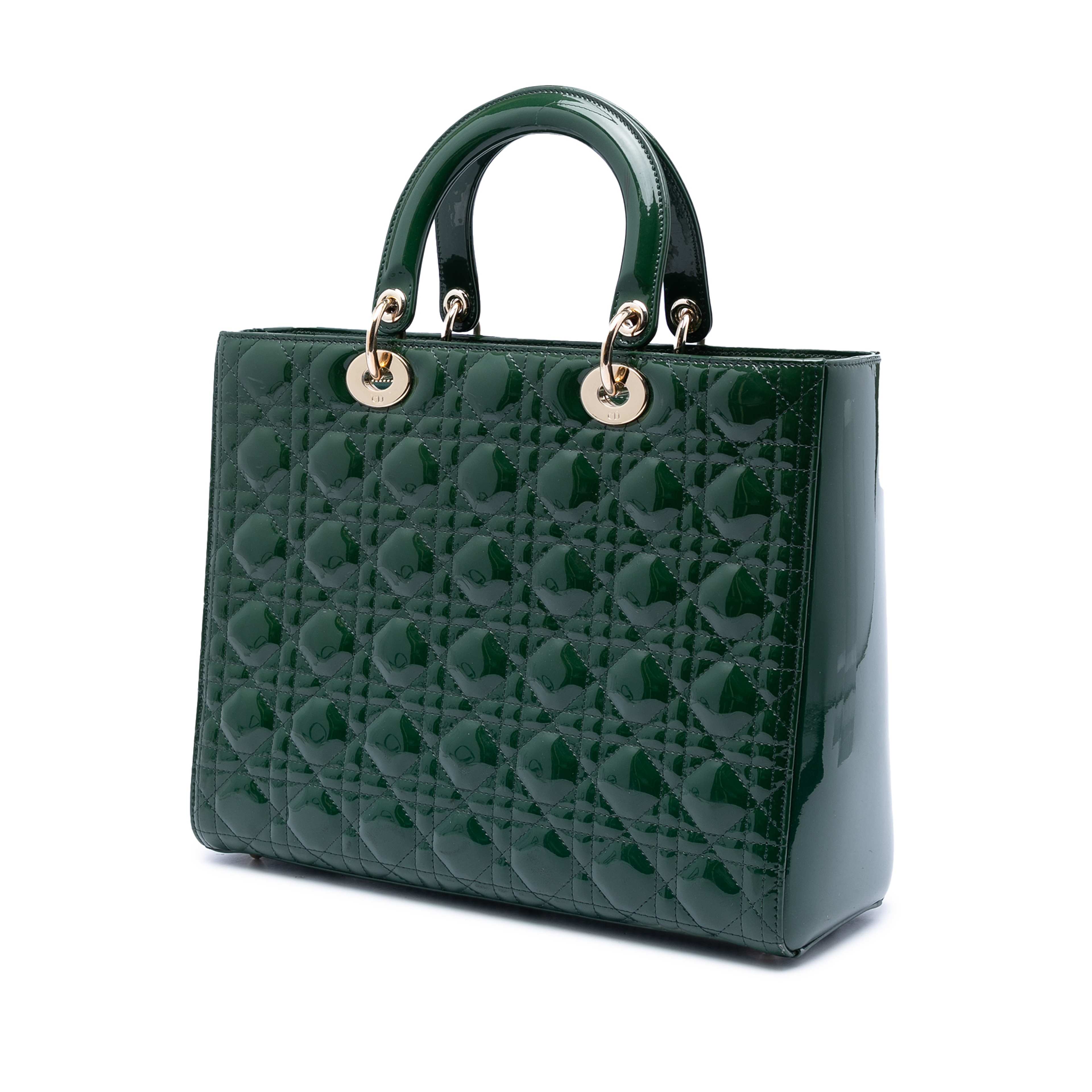 Dior Large Patent Cannage Lady Dior, från Luxclusif, i färgen dark green. Klicka för att öppna bilden i stort format