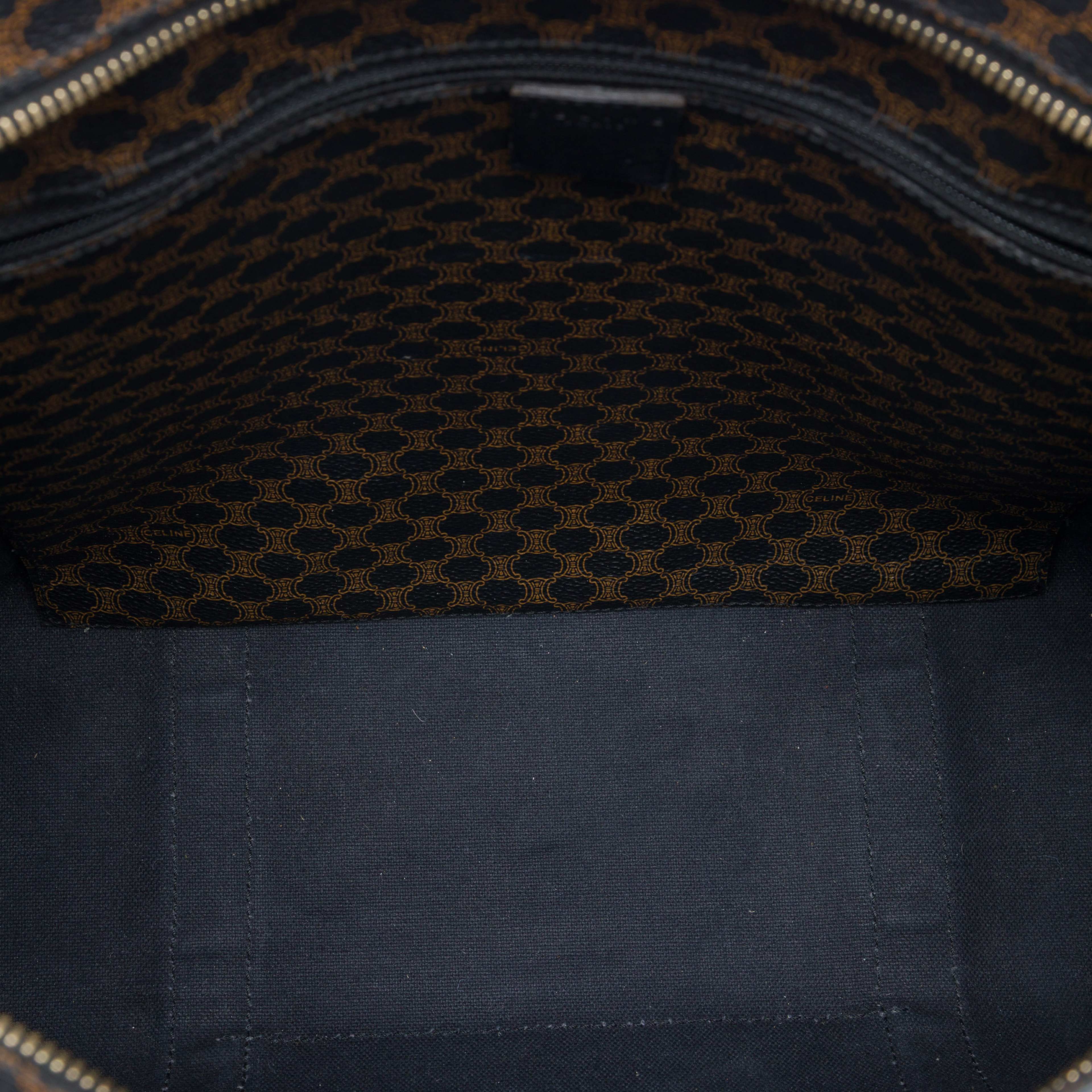 Celine Macadam Coated Canvas Tote, från Luxclusif, i färgen brun. Klicka för att öppna bilden i stort format