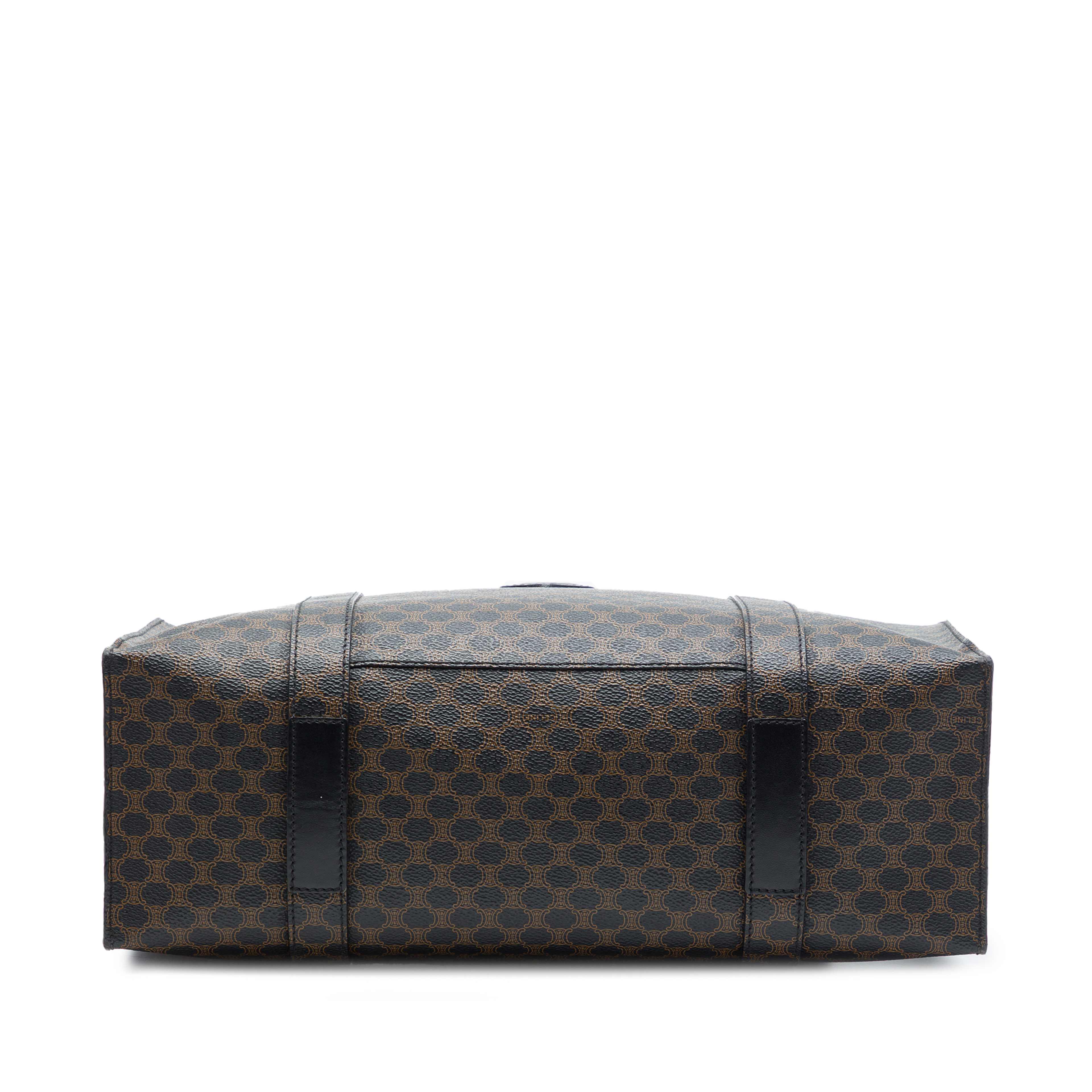 Celine Macadam Coated Canvas Tote, från Luxclusif, i färgen brun. Klicka för att öppna bilden i stort format