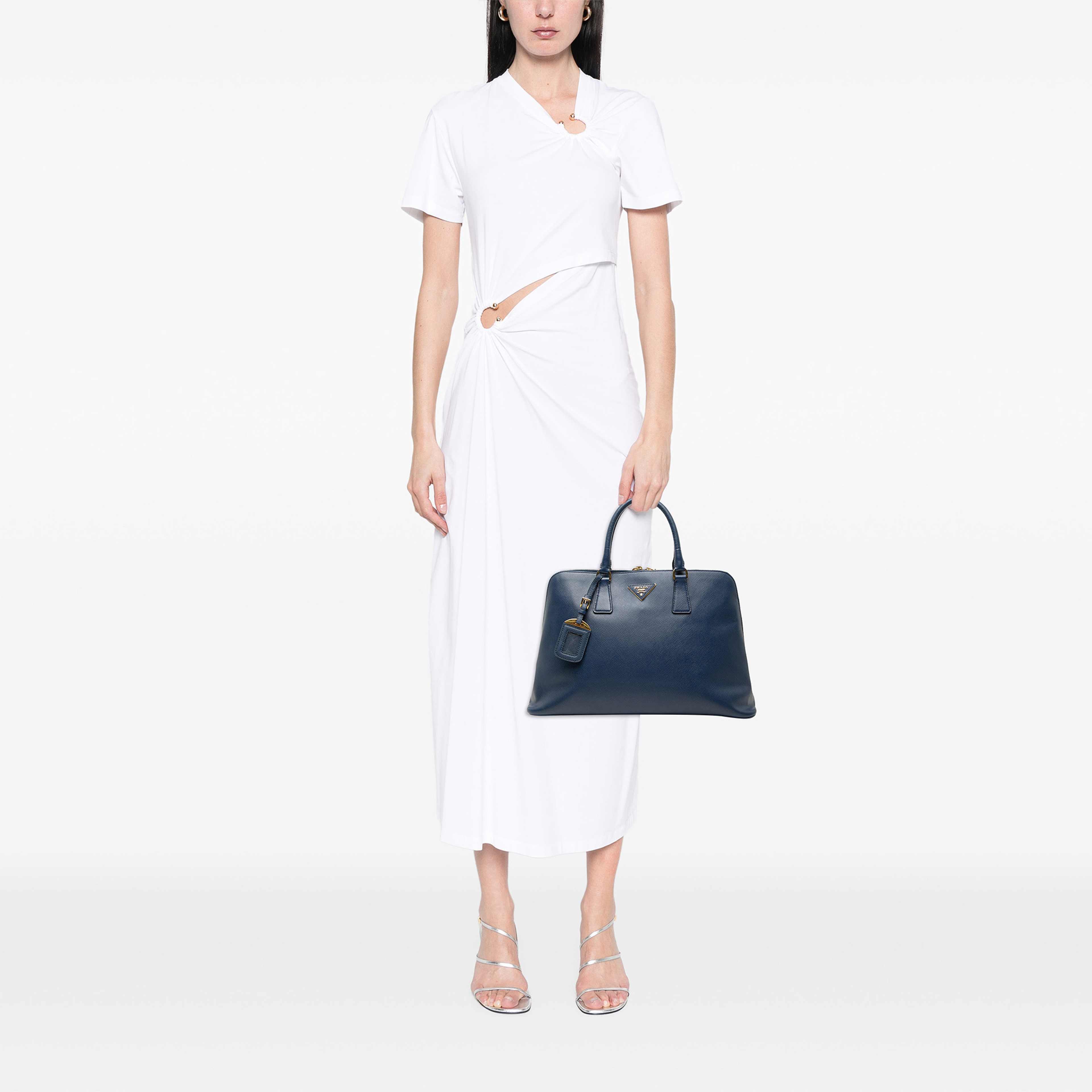 Prada Large Saffiano Lux Promenade Satchel, från Luxclusif, i färgen blå. Klicka för att öppna bilden i stort format