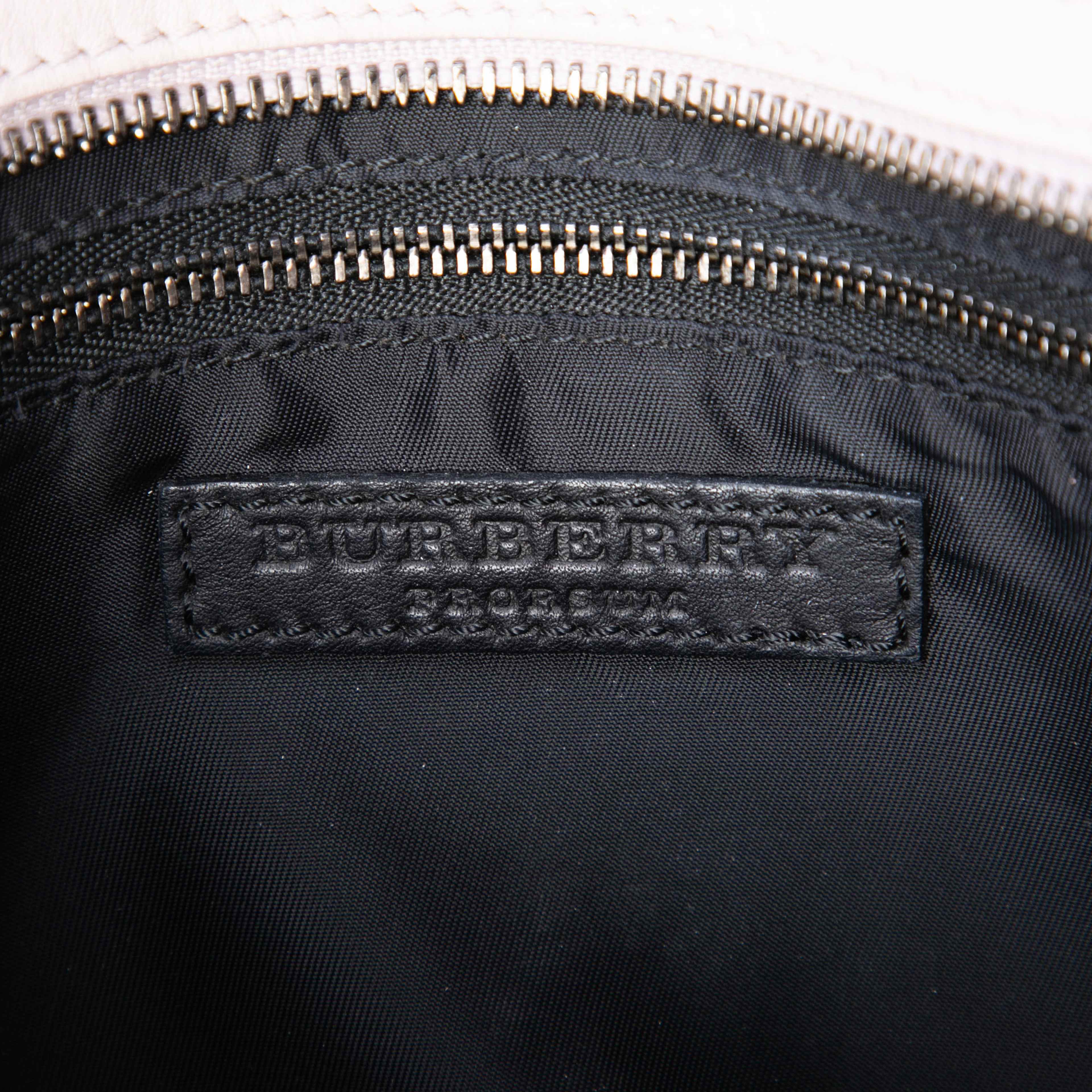 Burberry Prorsum Leather Fringed Shoulder Bag, från Luxclusif, i färgen light purple. Klicka för att öppna bilden i stort format