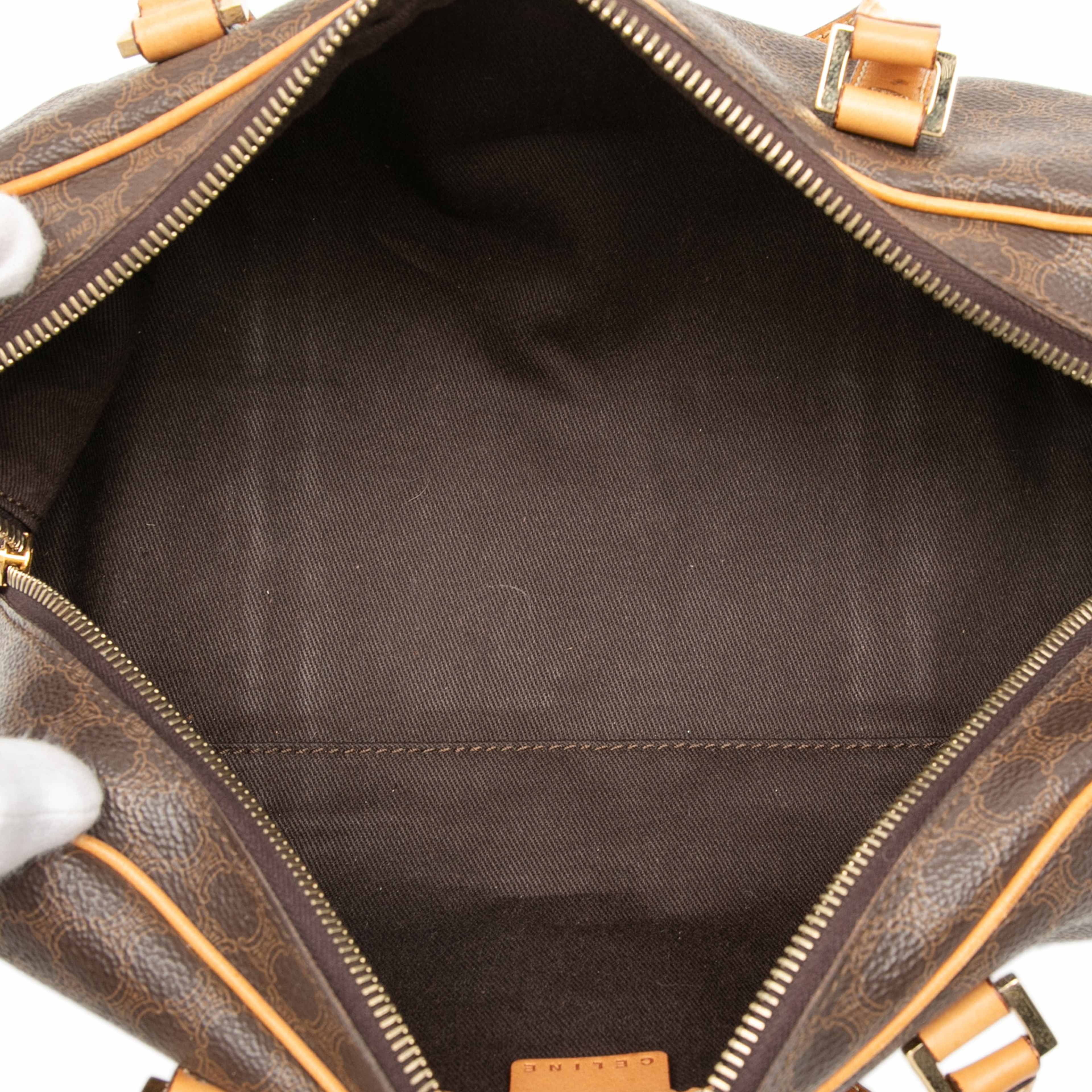 Celine Macadam Coated Canvas Handbag, från Luxclusif, i färgen brown. Klicka för att öppna bilden i stort format
