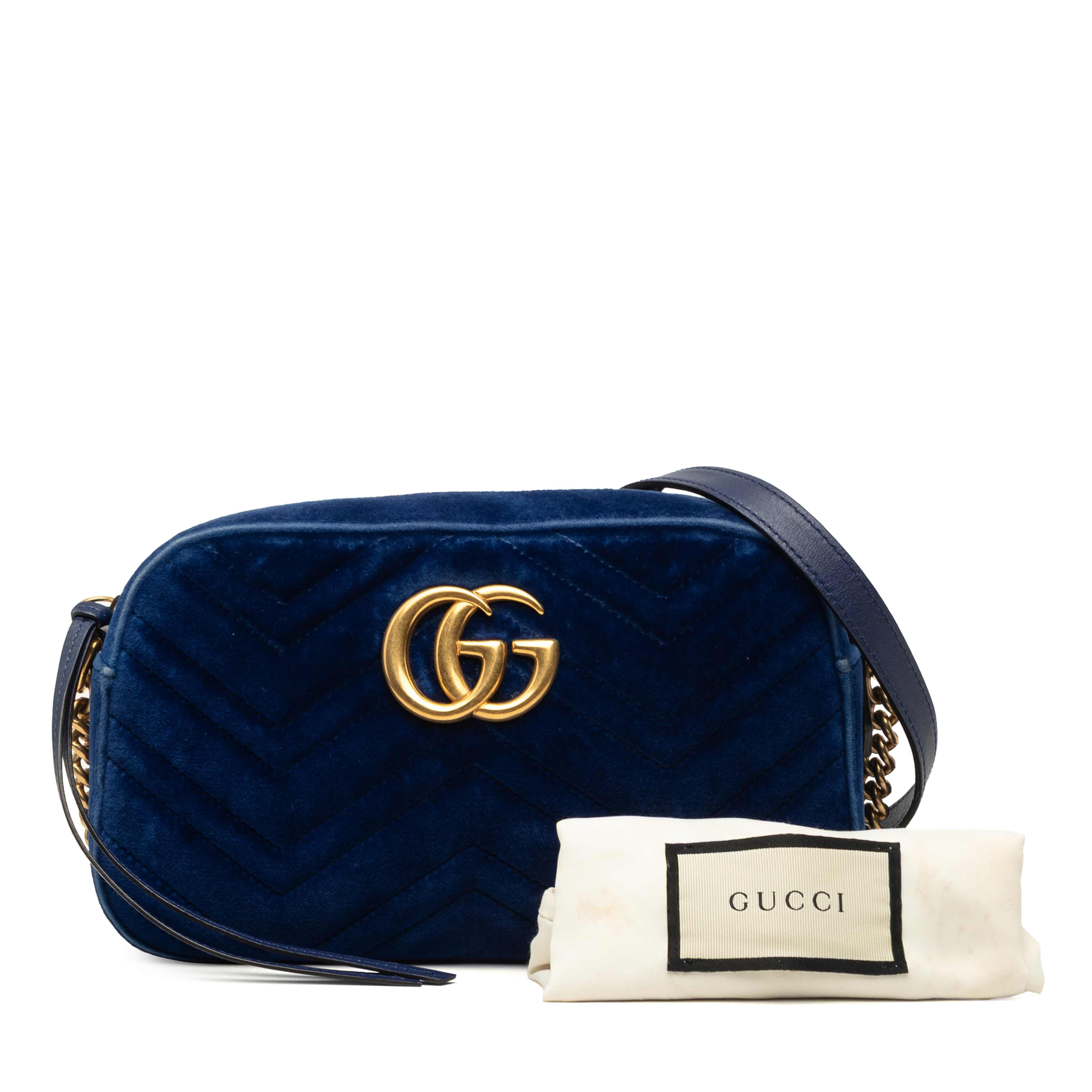 Gucci Small Gg Marmont Matelasse Velvet Crossbody, från Luxclusif, i färgen blå. Klicka för att öppna bilden i stort format