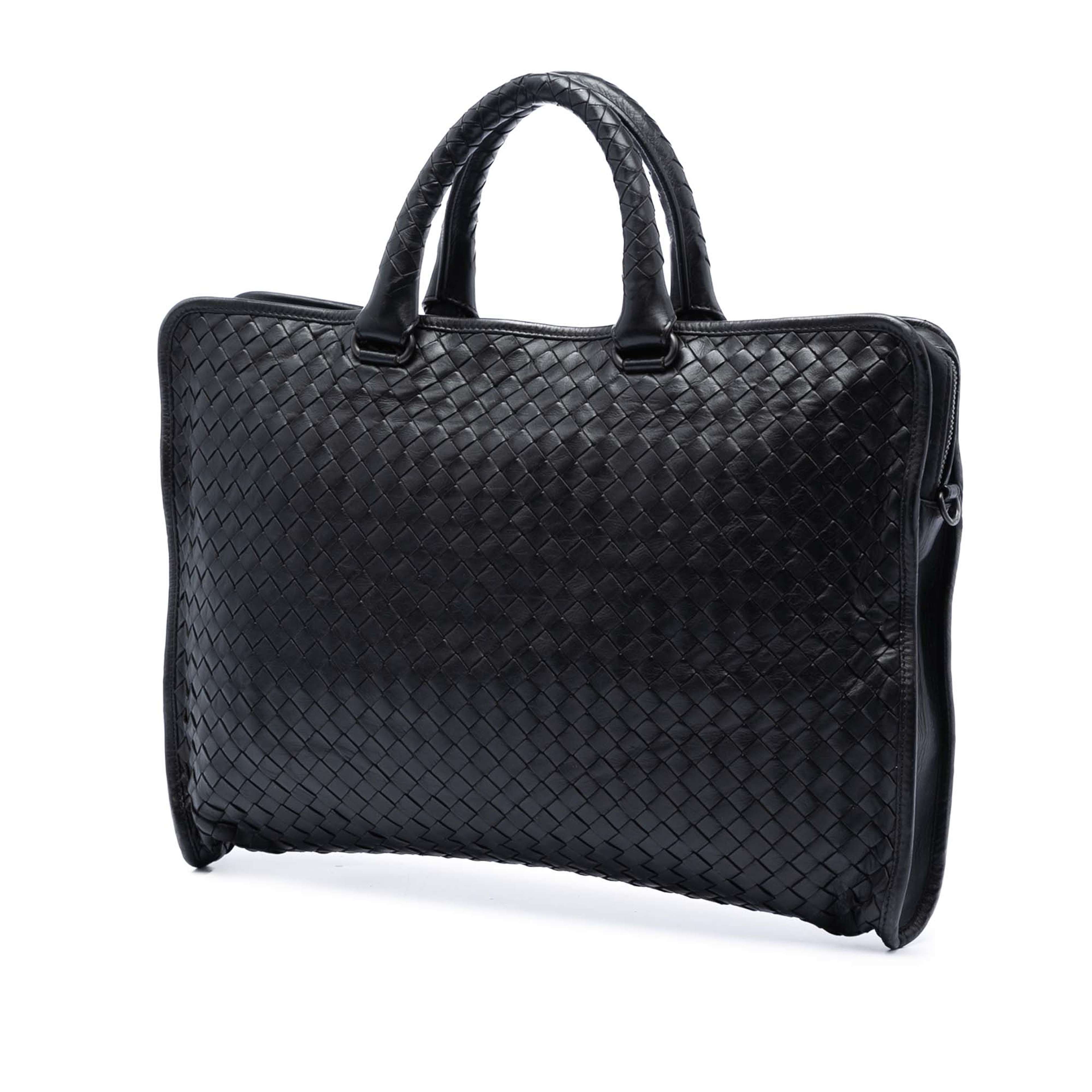 Bottega Veneta Nappa Intrecciato Business Bag, från Luxclusif, i färgen black. Klicka för att öppna bilden i stort format