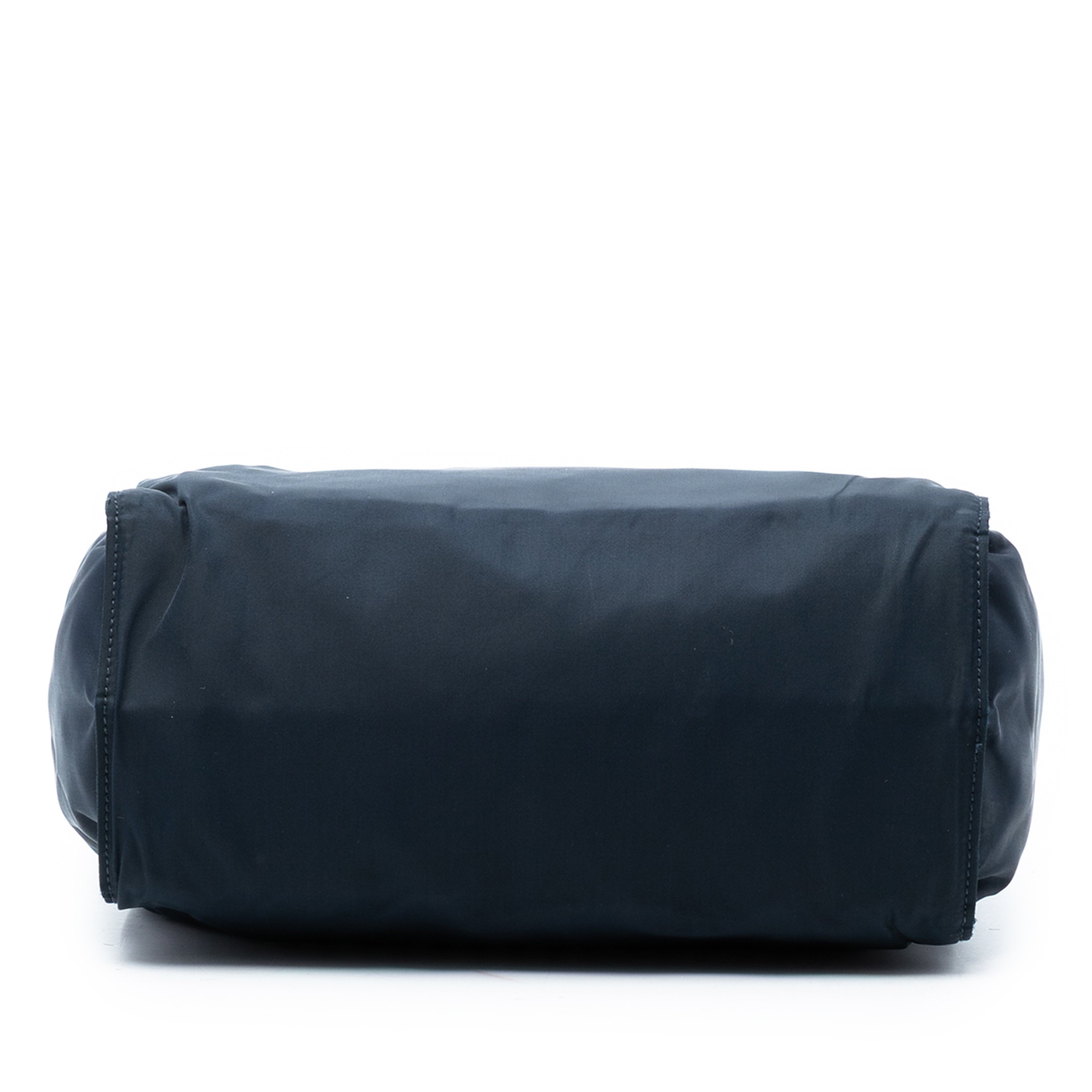 Prada Tessuto Metal Handle Bag, från Luxclusif, i färgen blå. Klicka för att öppna bilden i stort format