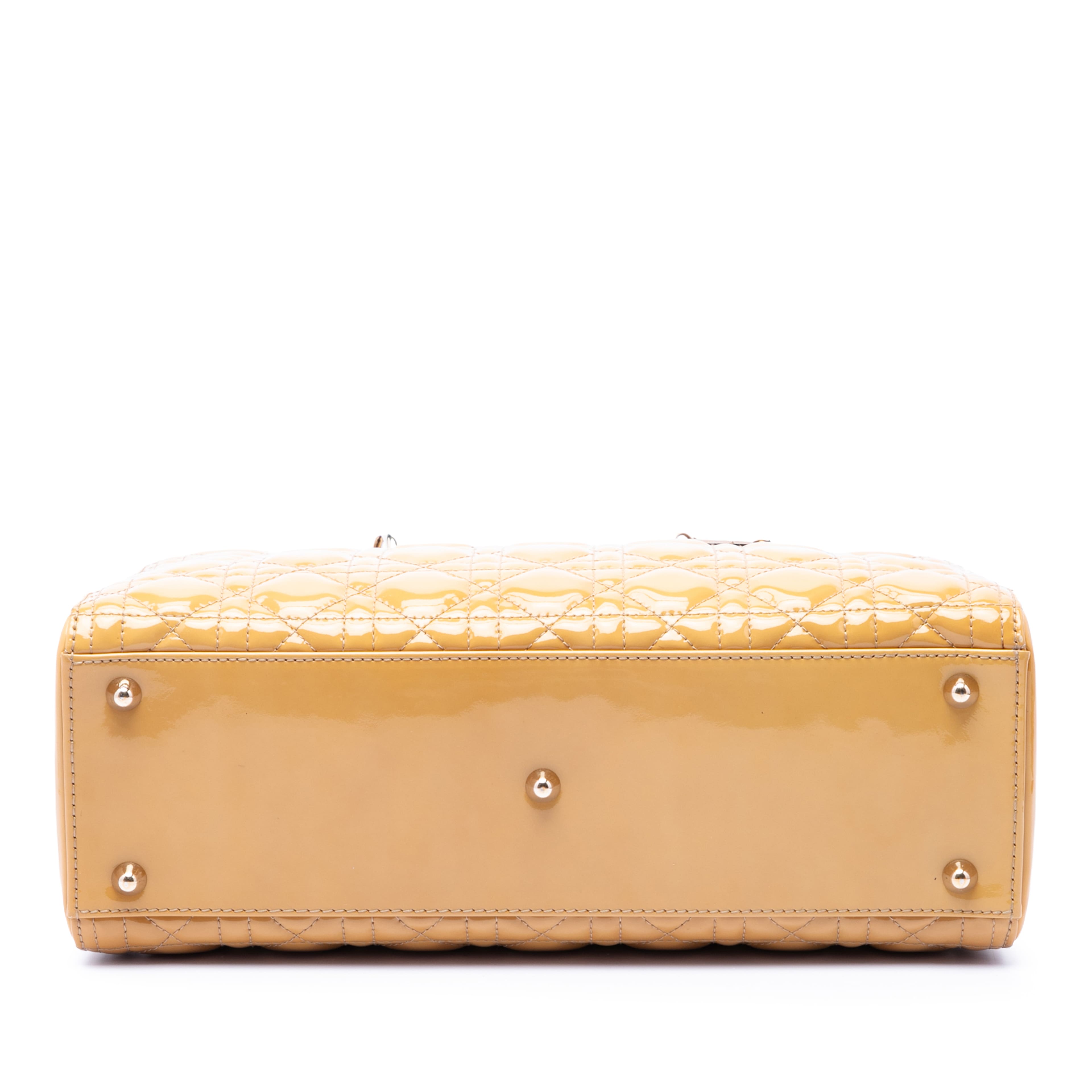 Dior Large Patent Cannage Lady Dior, från Luxclusif, i färgen yellow. Klicka för att öppna bilden i stort format