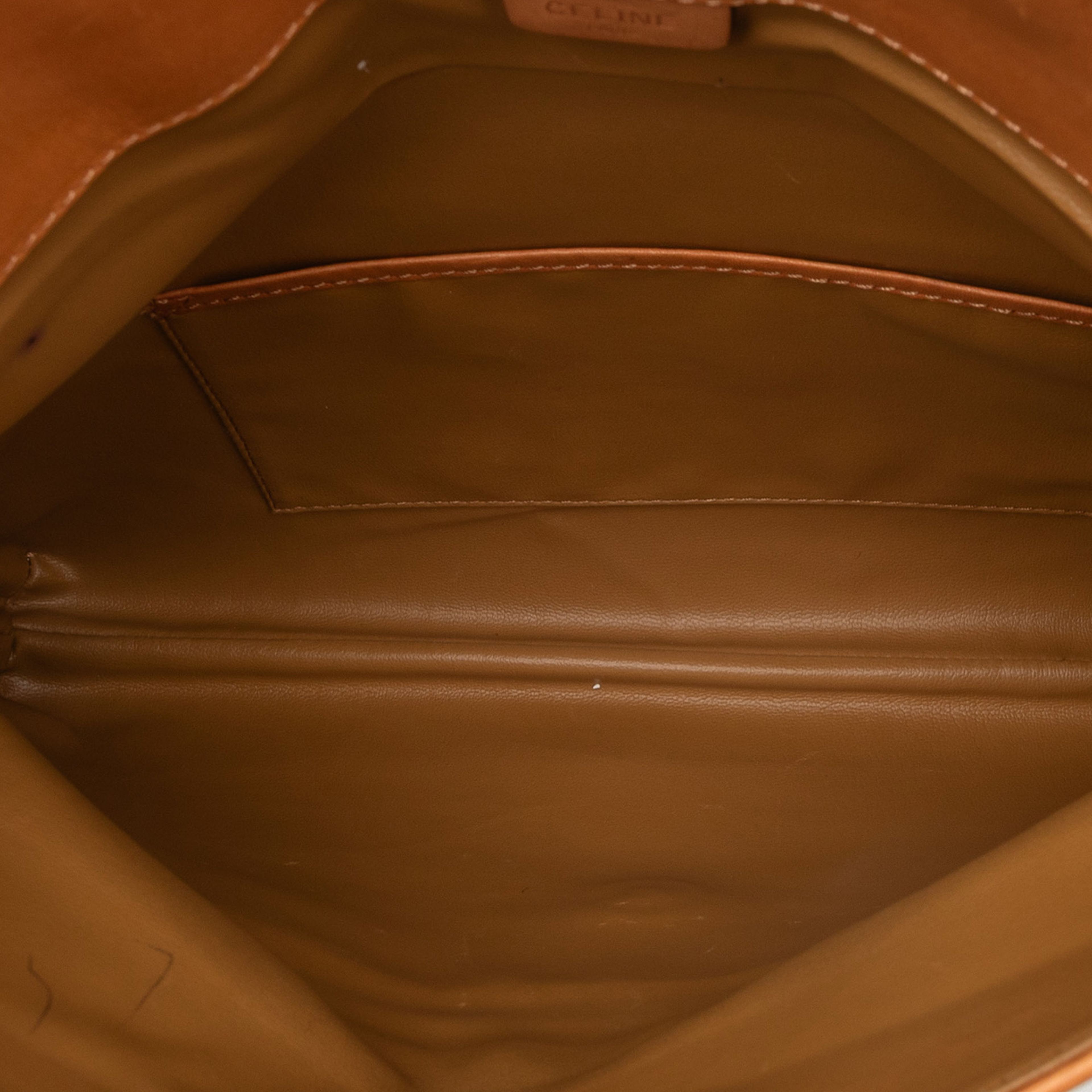 Celine Macadam Coated Canvas Clutch, från Luxclusif, i färgen brown. Klicka för att öppna bilden i stort format