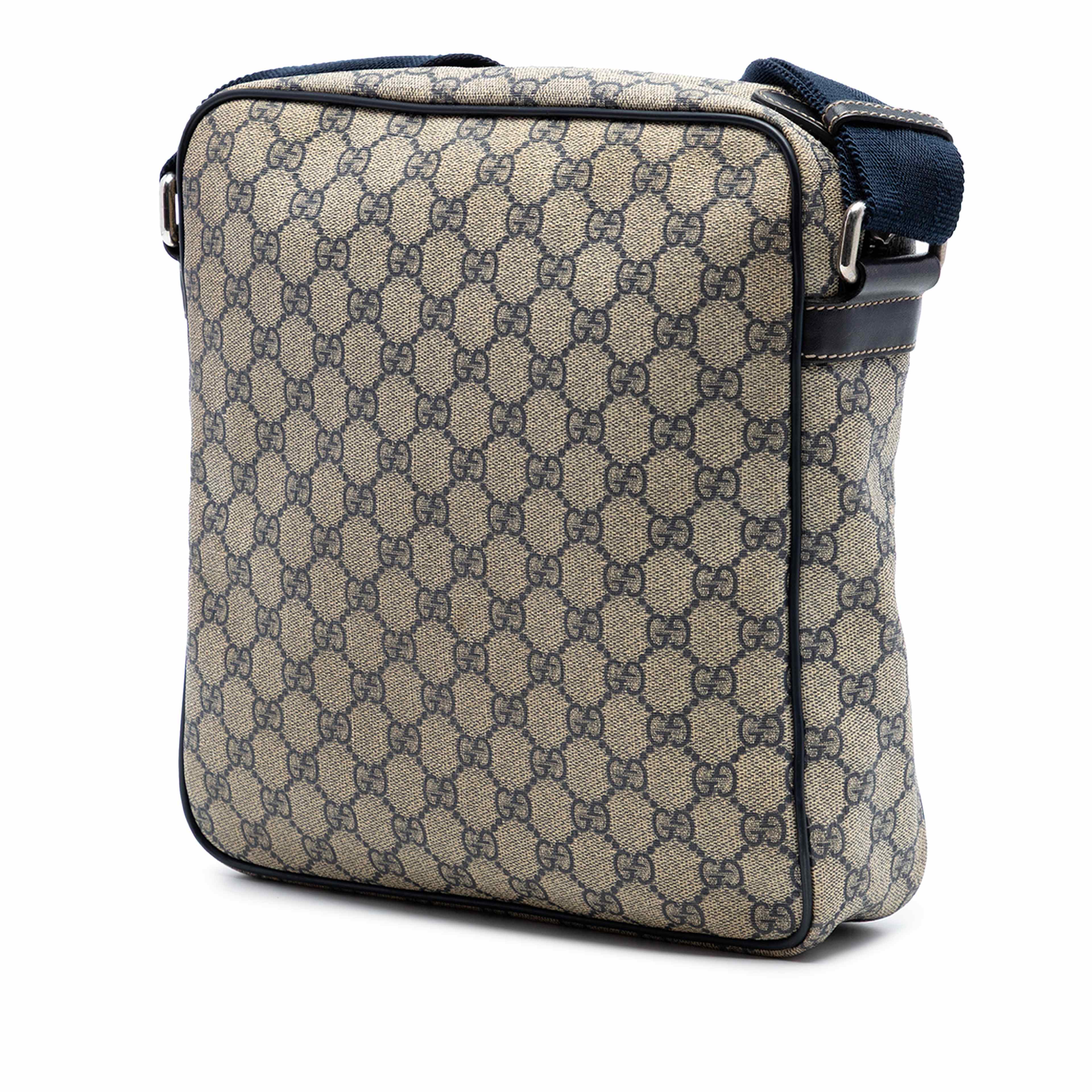 Gucci Gg Supreme Crossbody, från Luxclusif, i färgen beige. Klicka för att öppna bilden i stort format