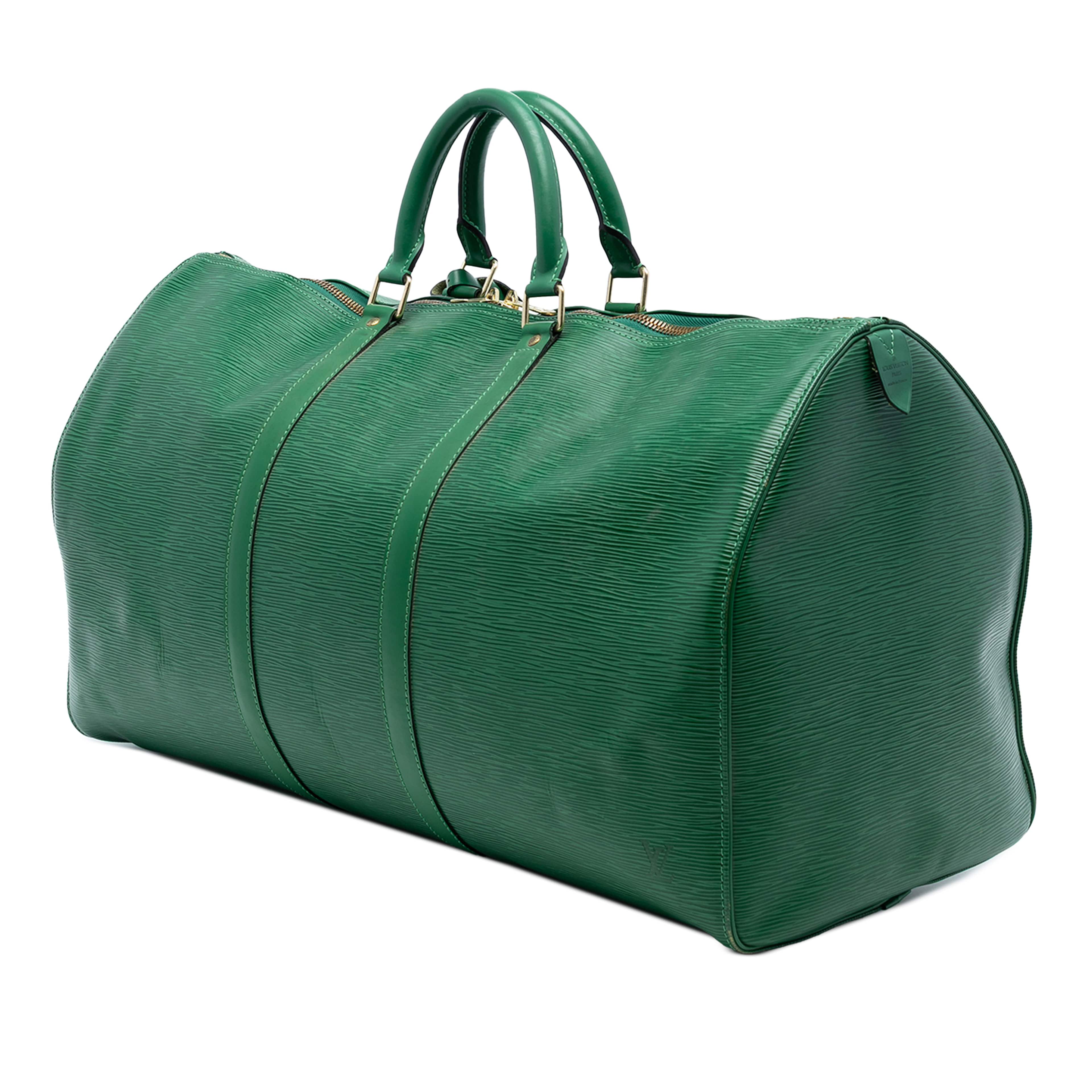 Louis Vuitton Epi Keepall 55, från Luxclusif, i färgen green. Klicka för att öppna bilden i stort format