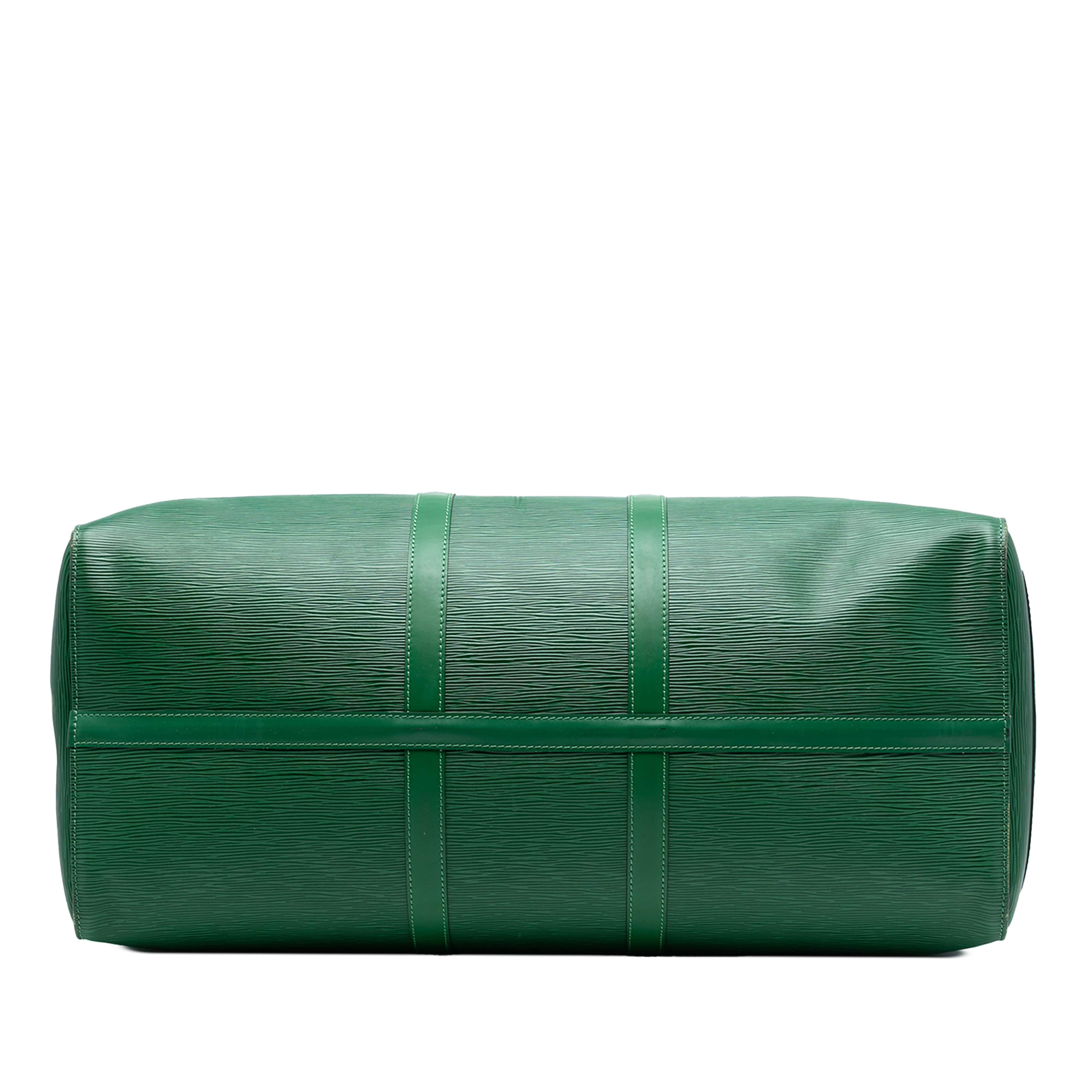 Louis Vuitton Epi Keepall 55, från Luxclusif, i färgen green. Klicka för att öppna bilden i stort format