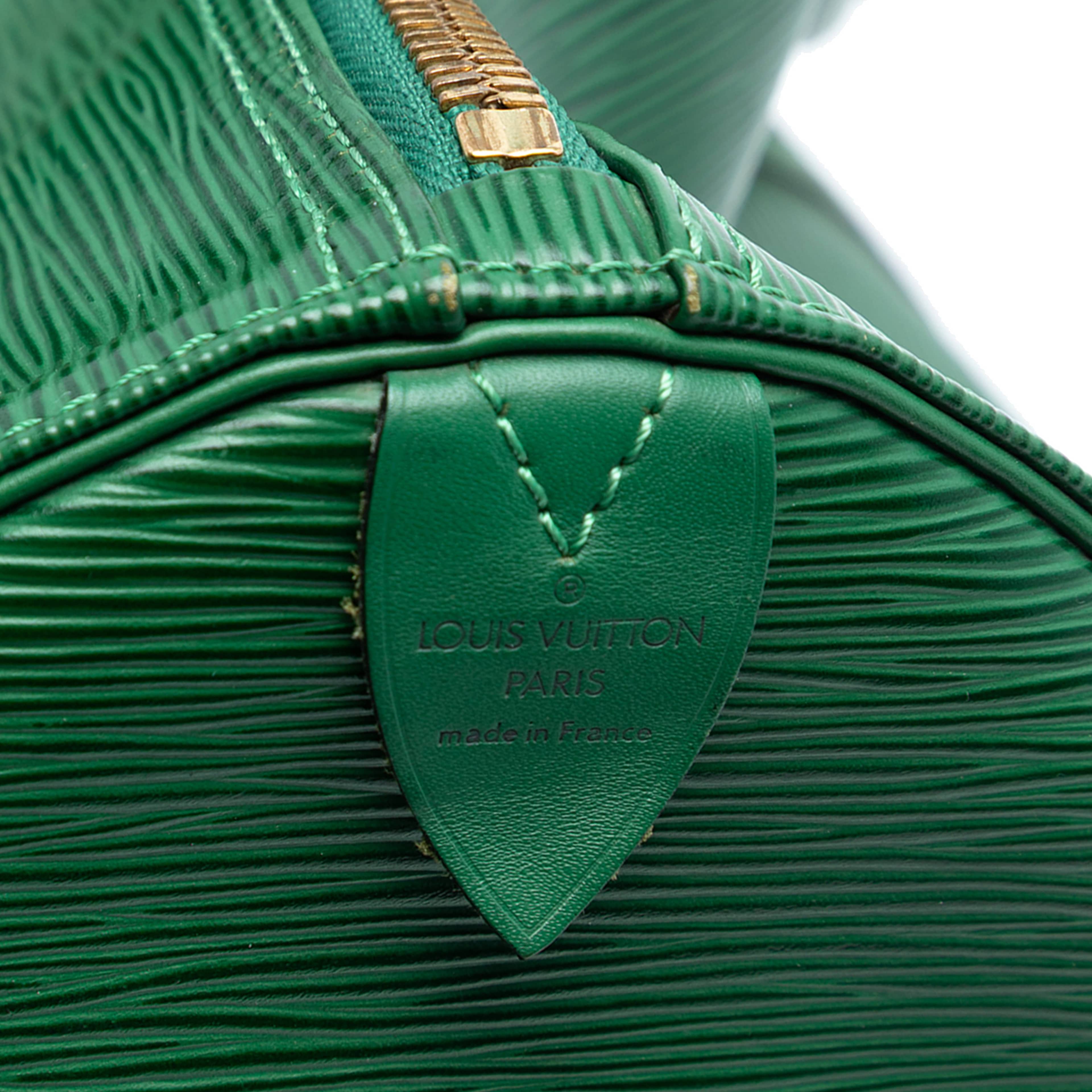 Louis Vuitton Epi Keepall 55, från Luxclusif, i färgen green. Klicka för att öppna bilden i stort format