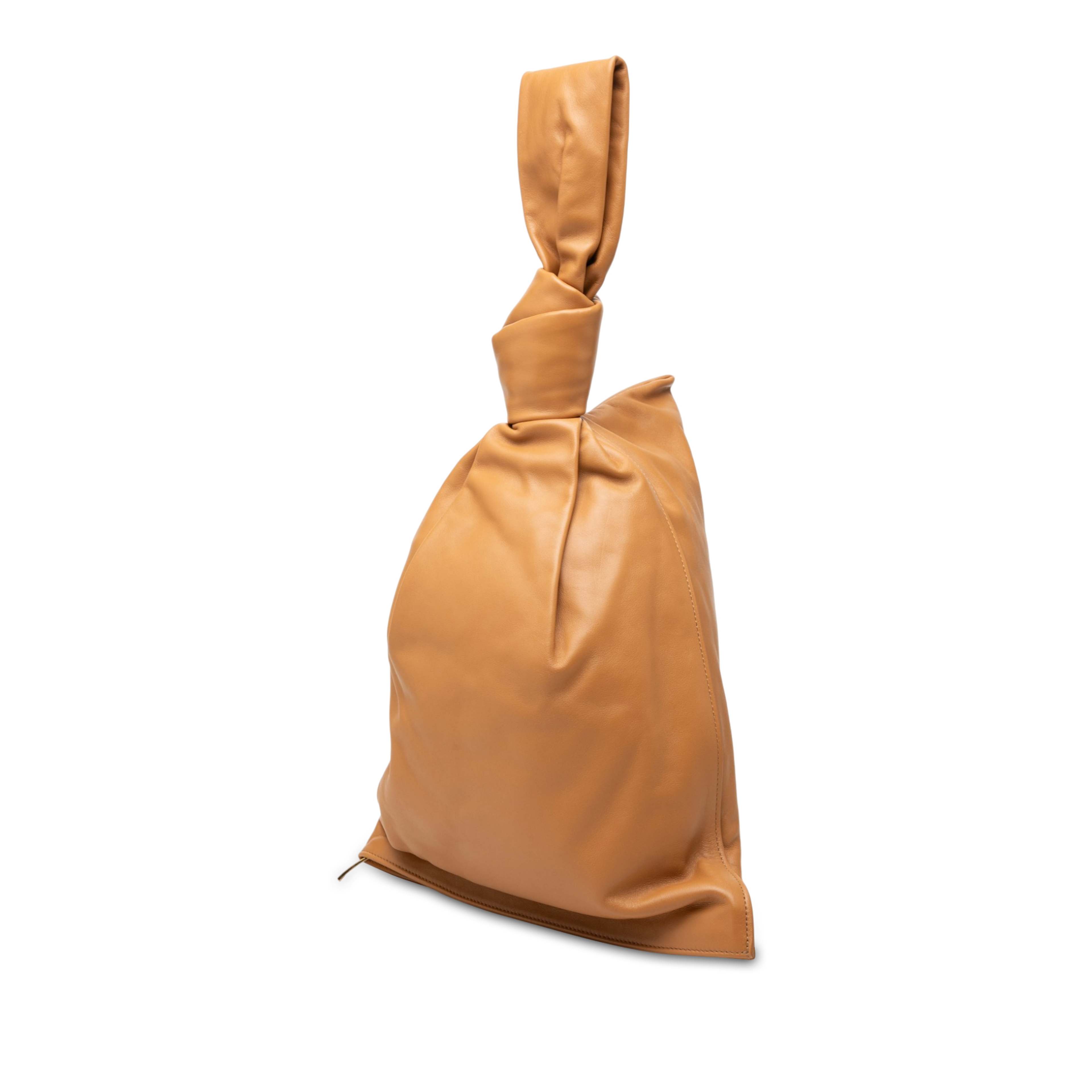 Bottega Veneta Nappa Bv Twist Handbag, från Luxclusif, i färgen brun. Klicka för att öppna bilden i stort format