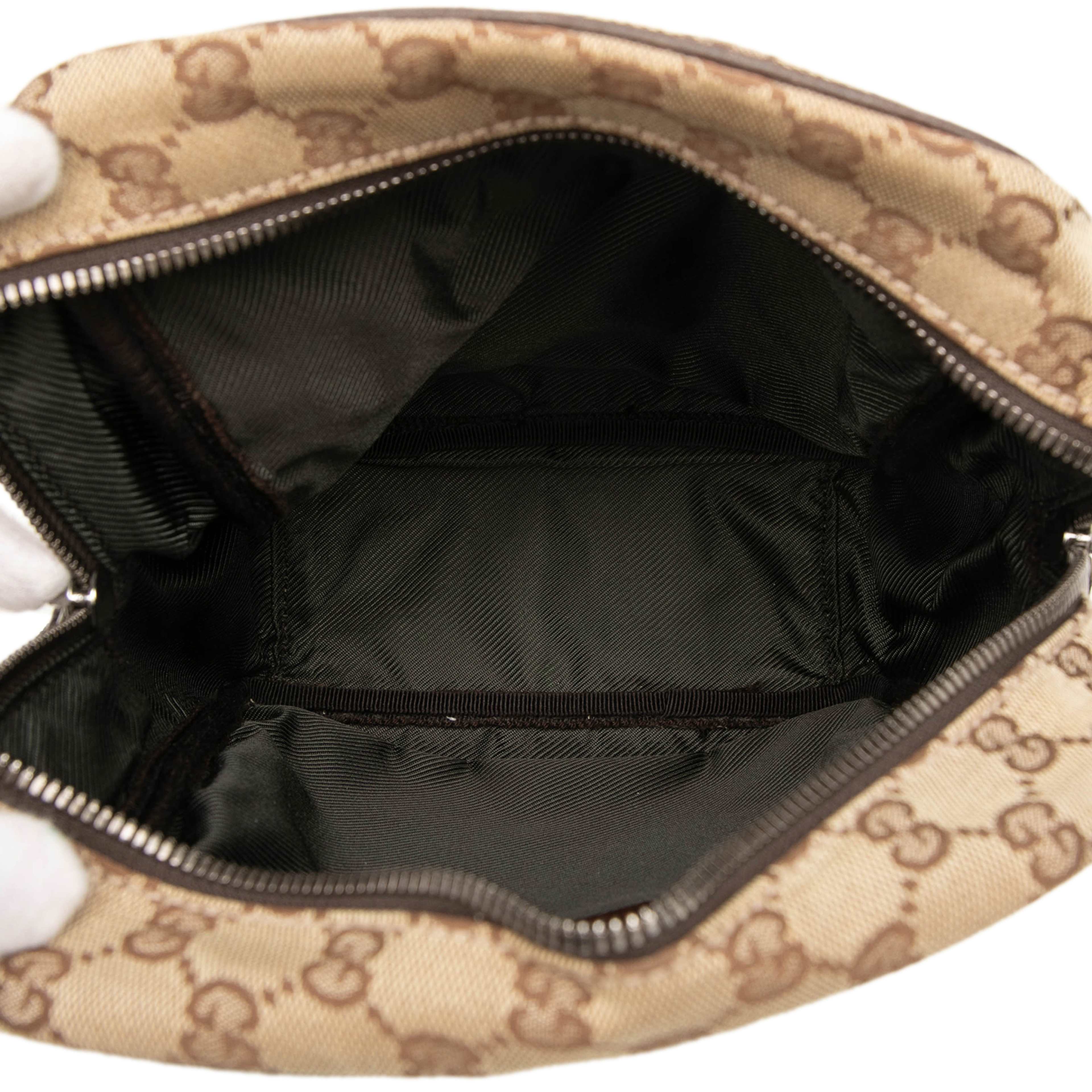 Gucci Gg Canvas Crossbody, från Luxclusif, i färgen beige. Klicka för att öppna bilden i stort format