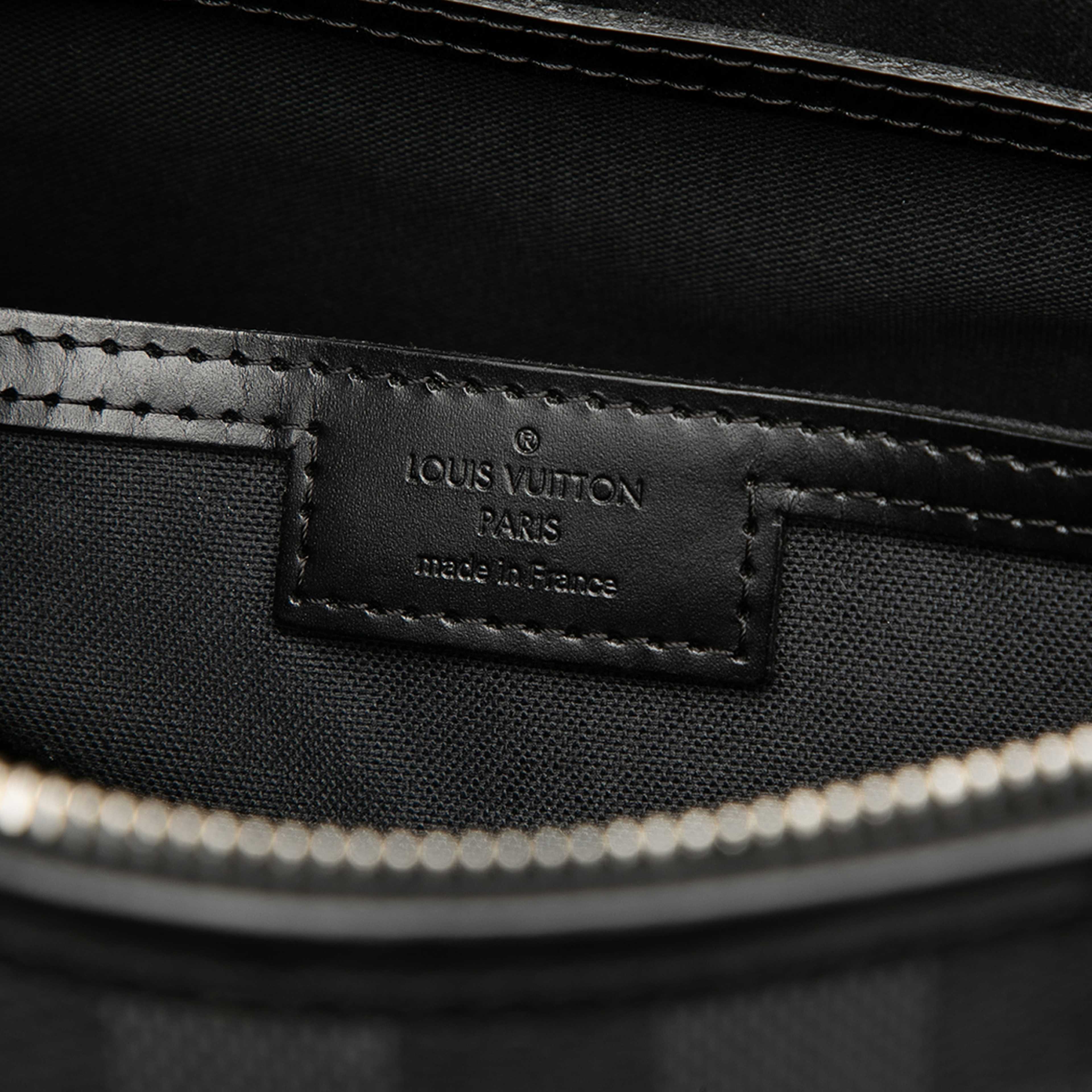 Louis Vuitton Damier Graphite Tadao, från Luxclusif, i färgen black. Klicka för att öppna bilden i stort format