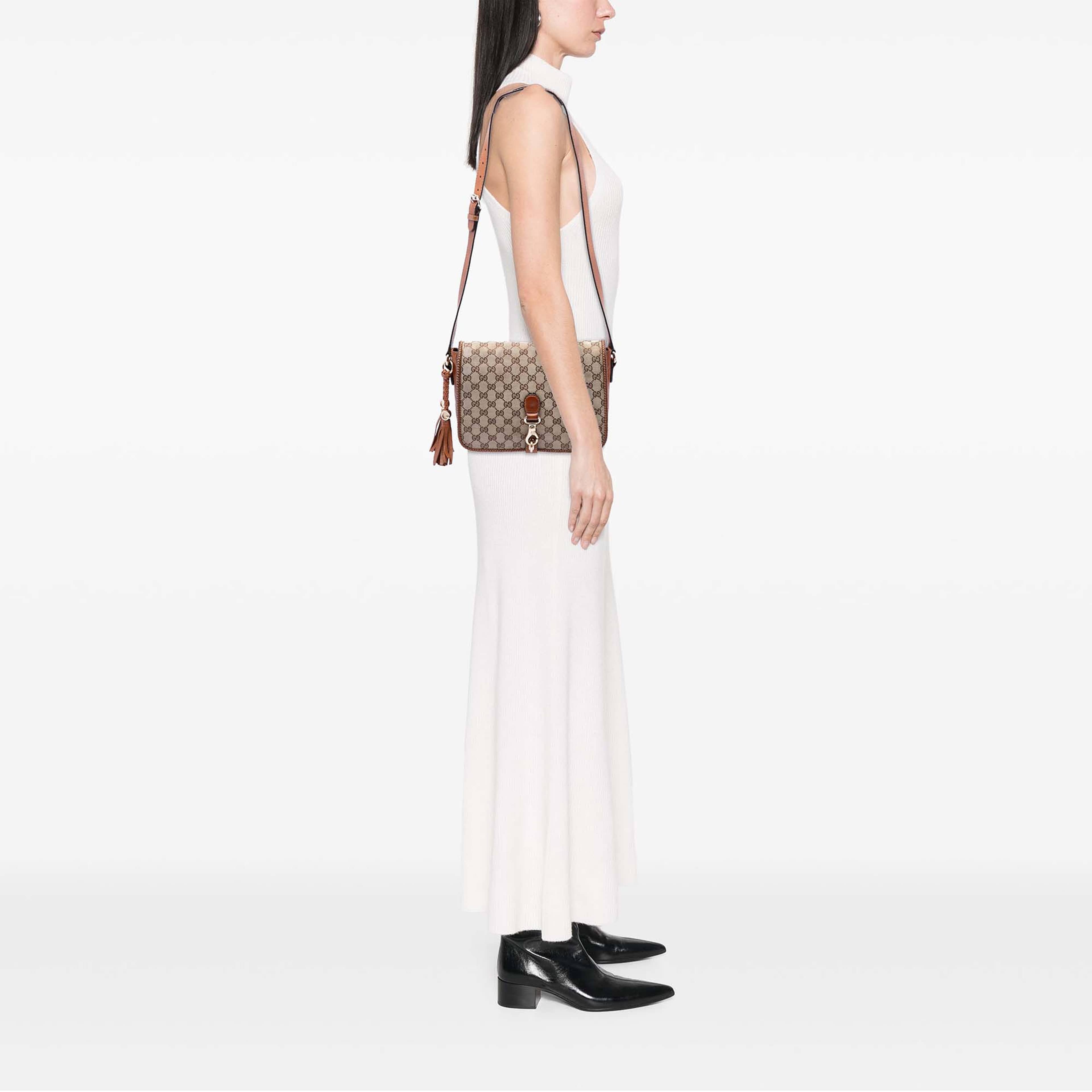 Gucci Gg Canvas Marrakech Crossbody, från Luxclusif, i färgen beige. Klicka för att öppna bilden i stort format