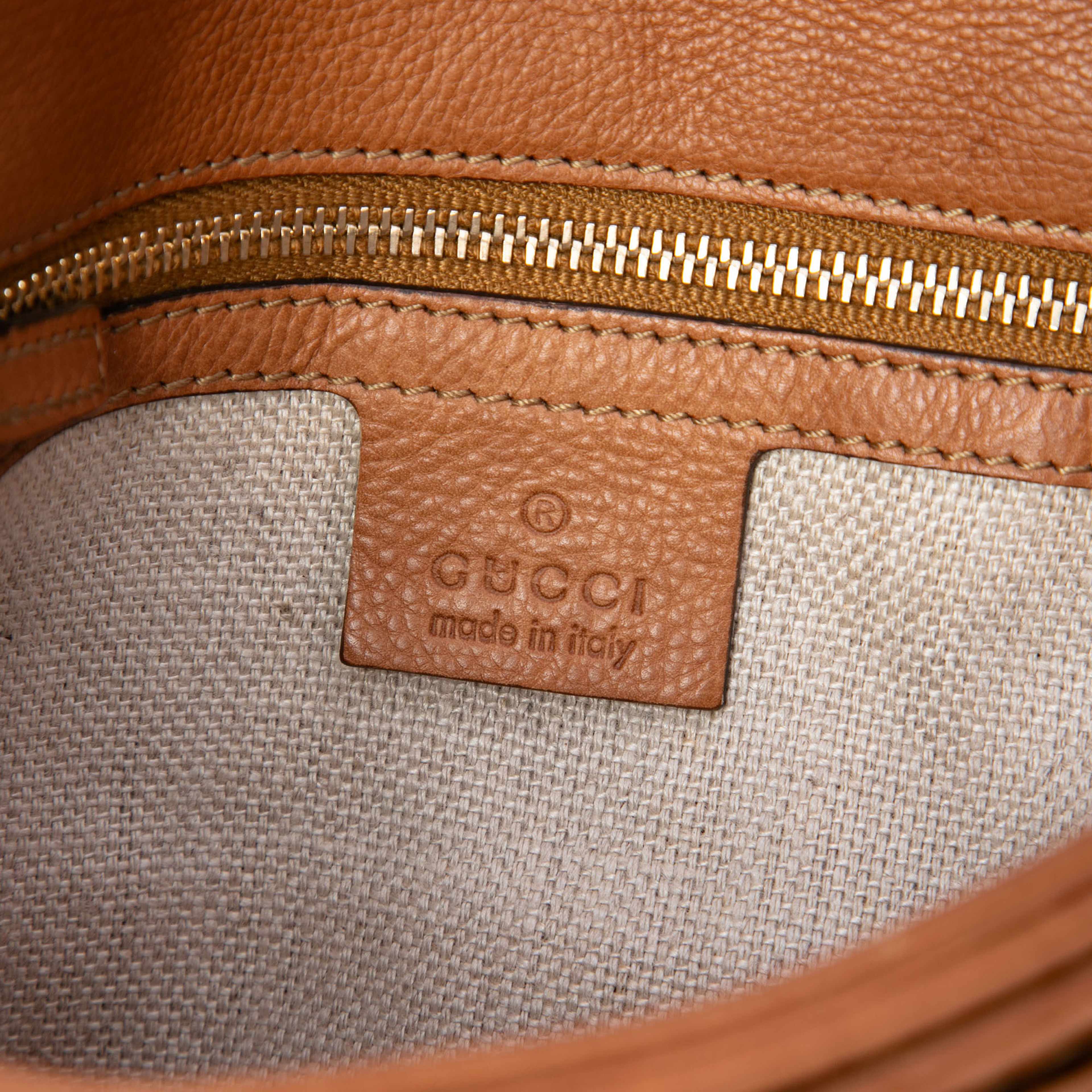Gucci Gg Canvas Marrakech Crossbody, från Luxclusif, i färgen beige. Klicka för att öppna bilden i stort format