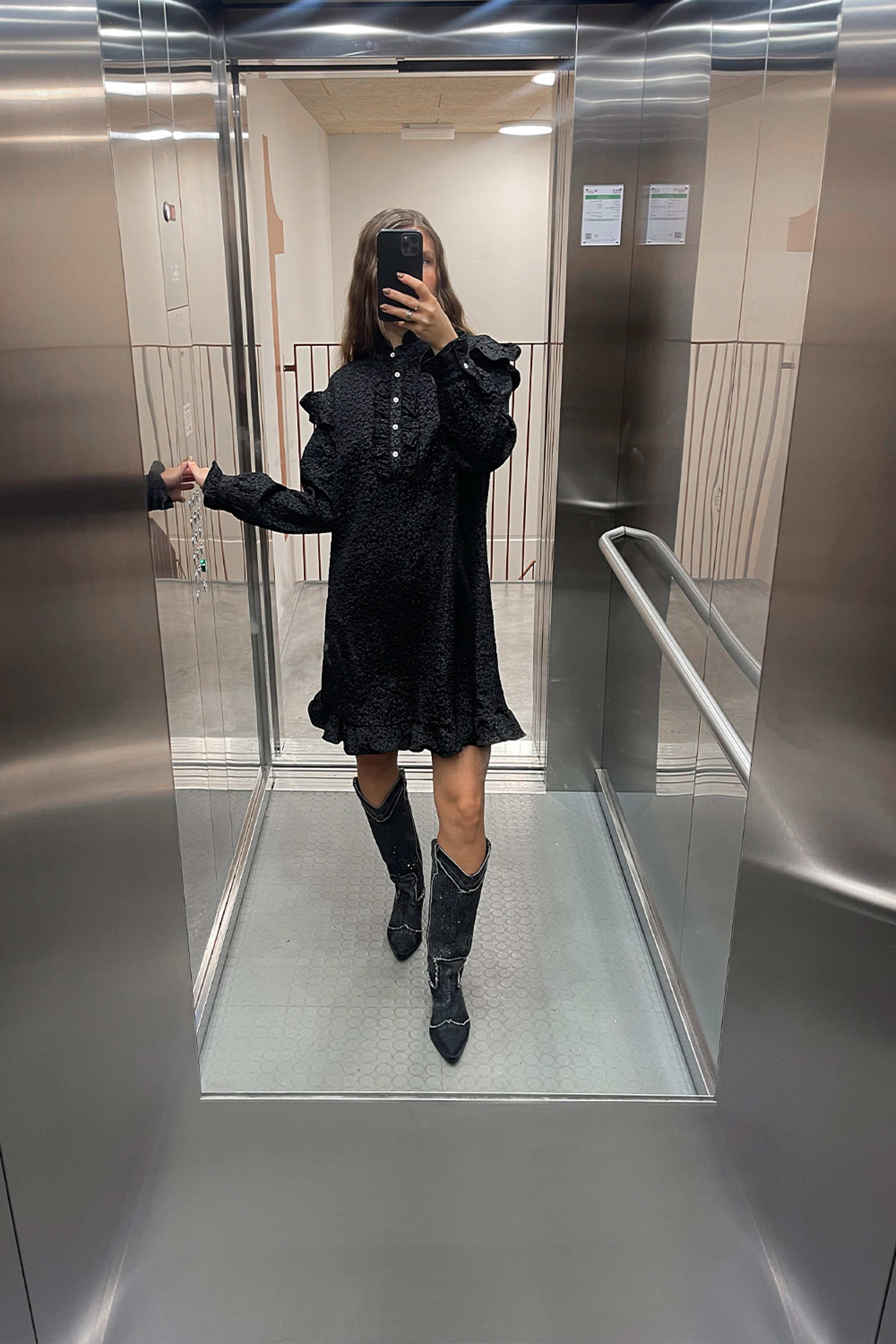 Reno Ruby Ruffle Dress - Black