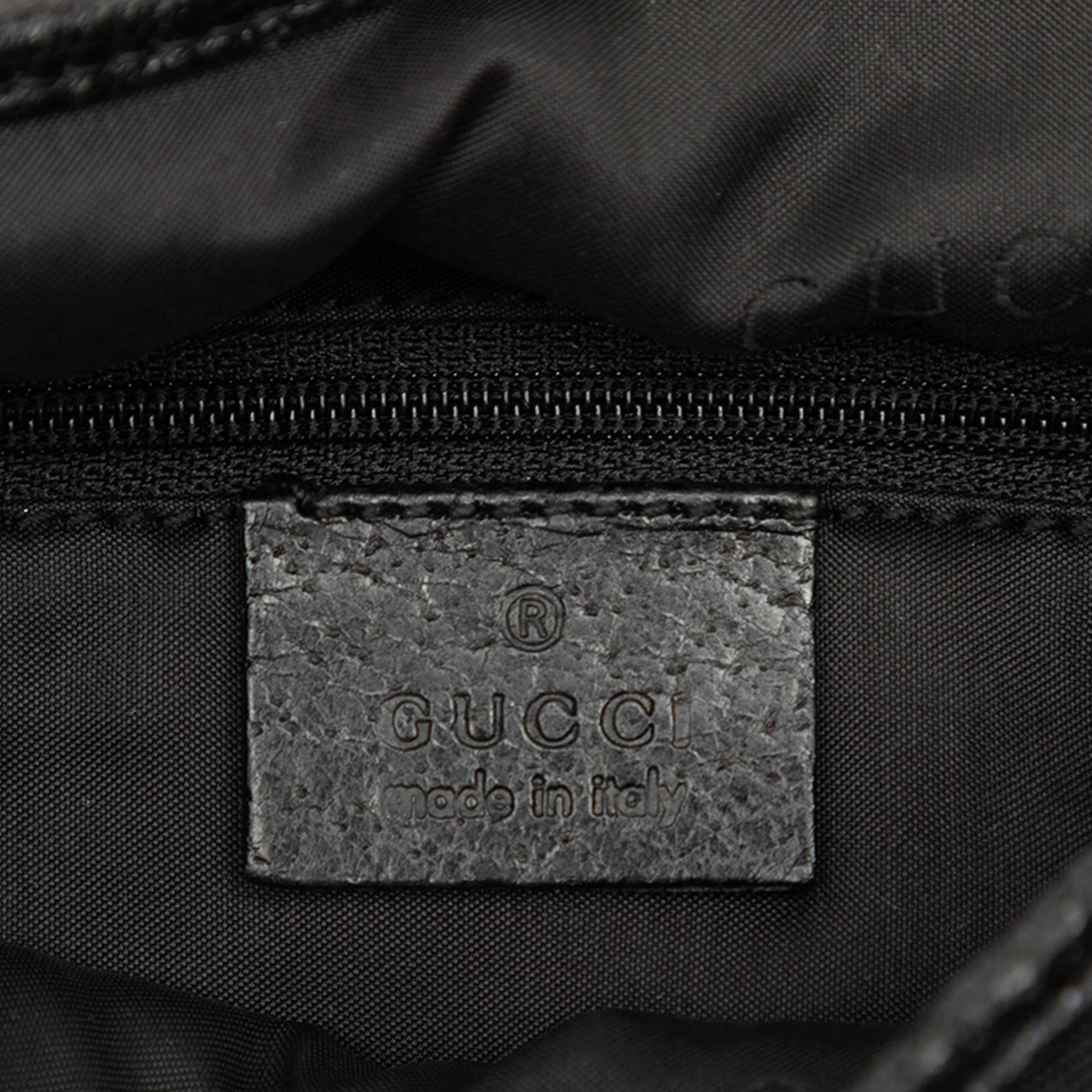 Gucci Nylon Jackie Shoulder Bag, från Luxclusif, i färgen svart. Klicka för att öppna bilden i stort format
