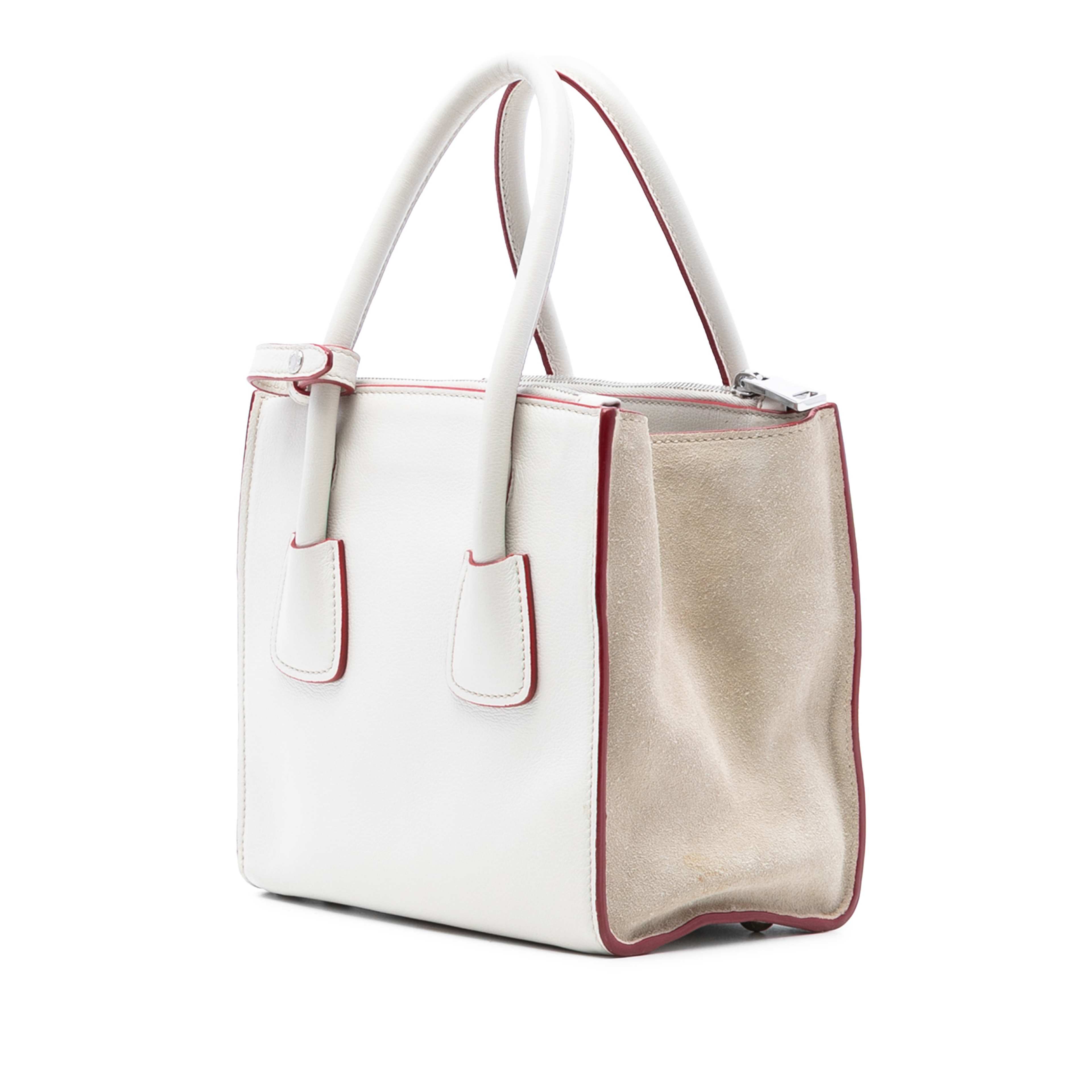 Prada Mini Scamosciato Trimmed Glace Calf Twin Pocket Satchel, från Luxclusif, i färgen ivory. Klicka för att öppna bilden i stort format