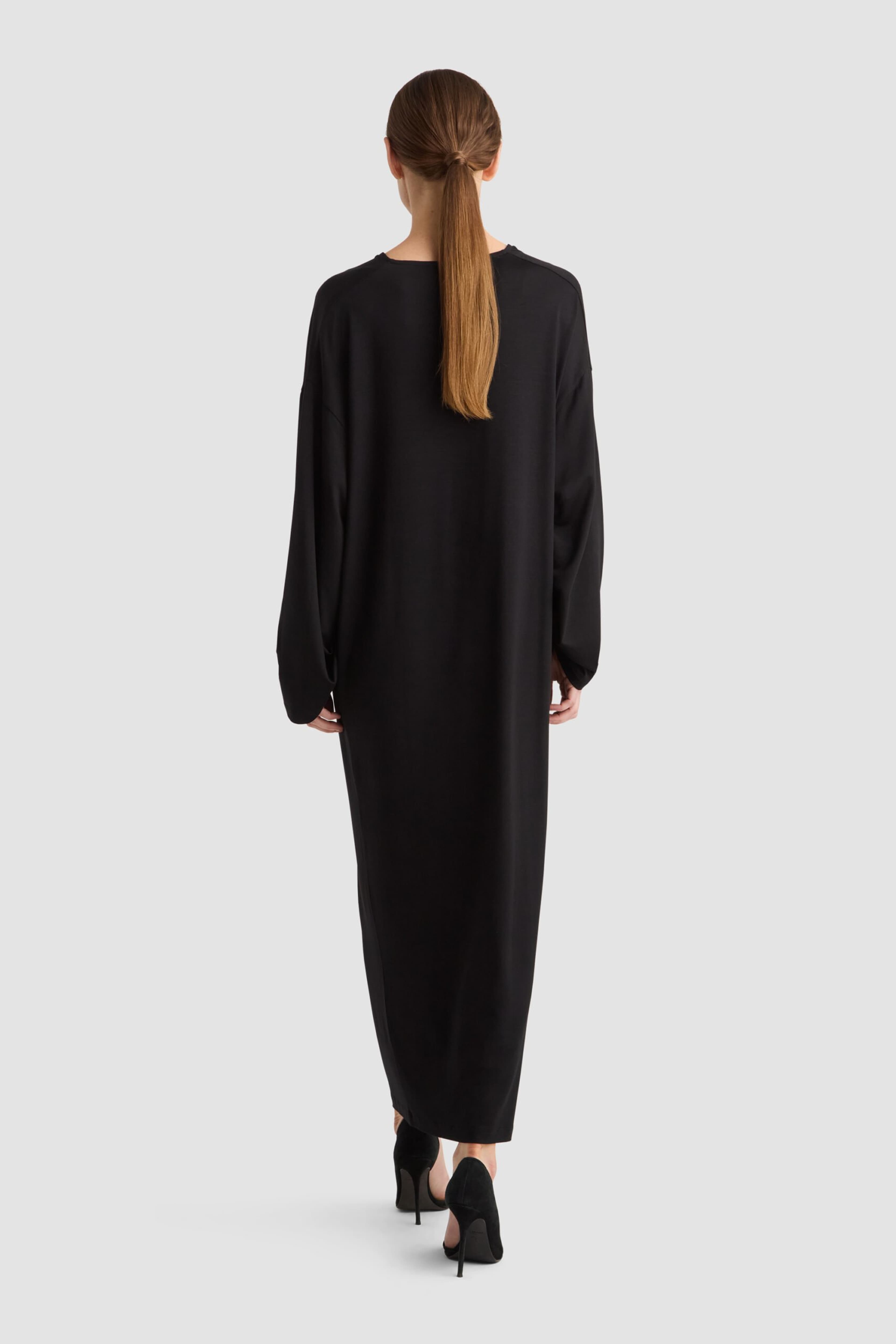 Gini Dress - Black, från Residus, i färgen black. Klicka för att öppna bilden i stort format