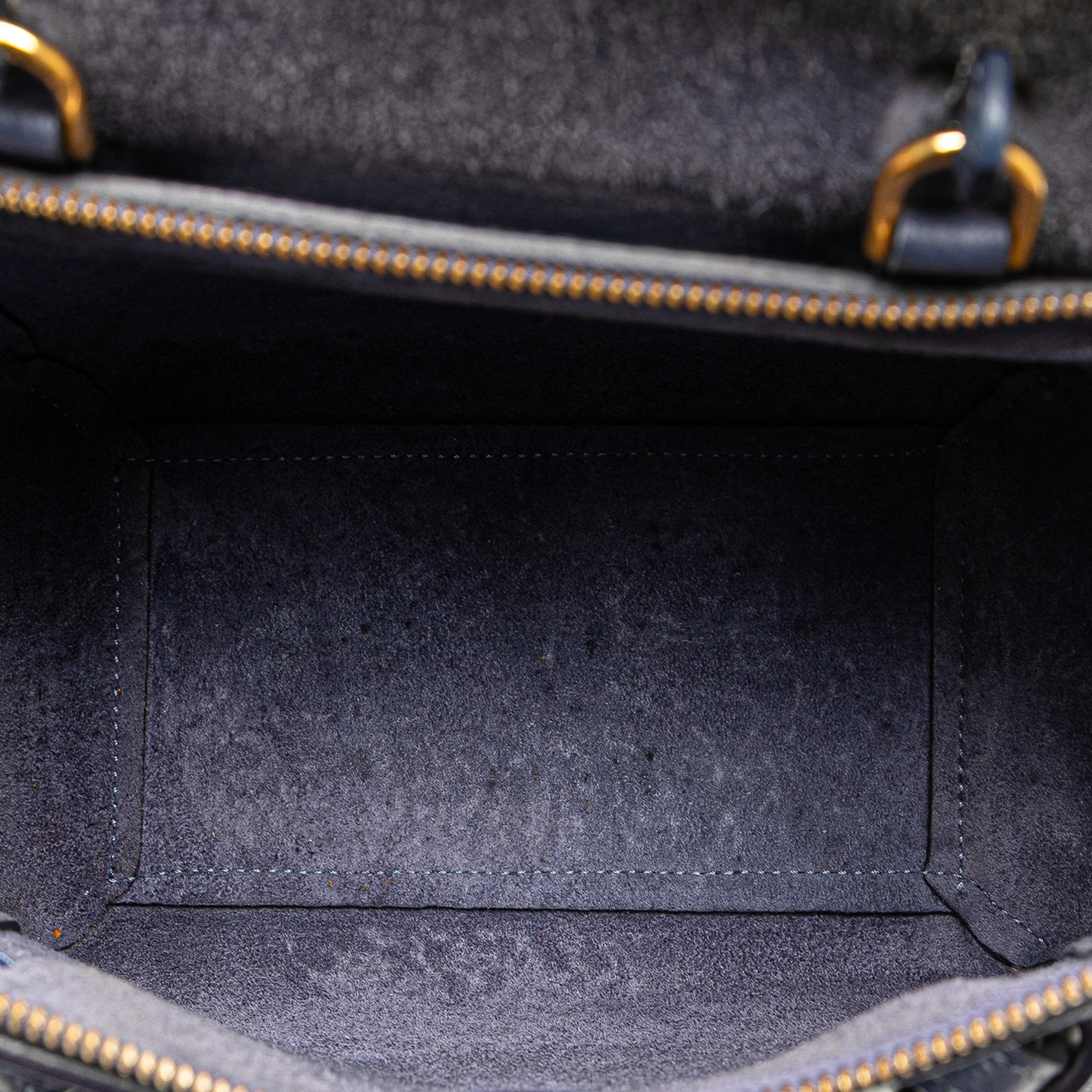 Celine Nano Grained Calfskin Belt Bag, från Luxclusif, i färgen blue. Klicka för att öppna bilden i stort format