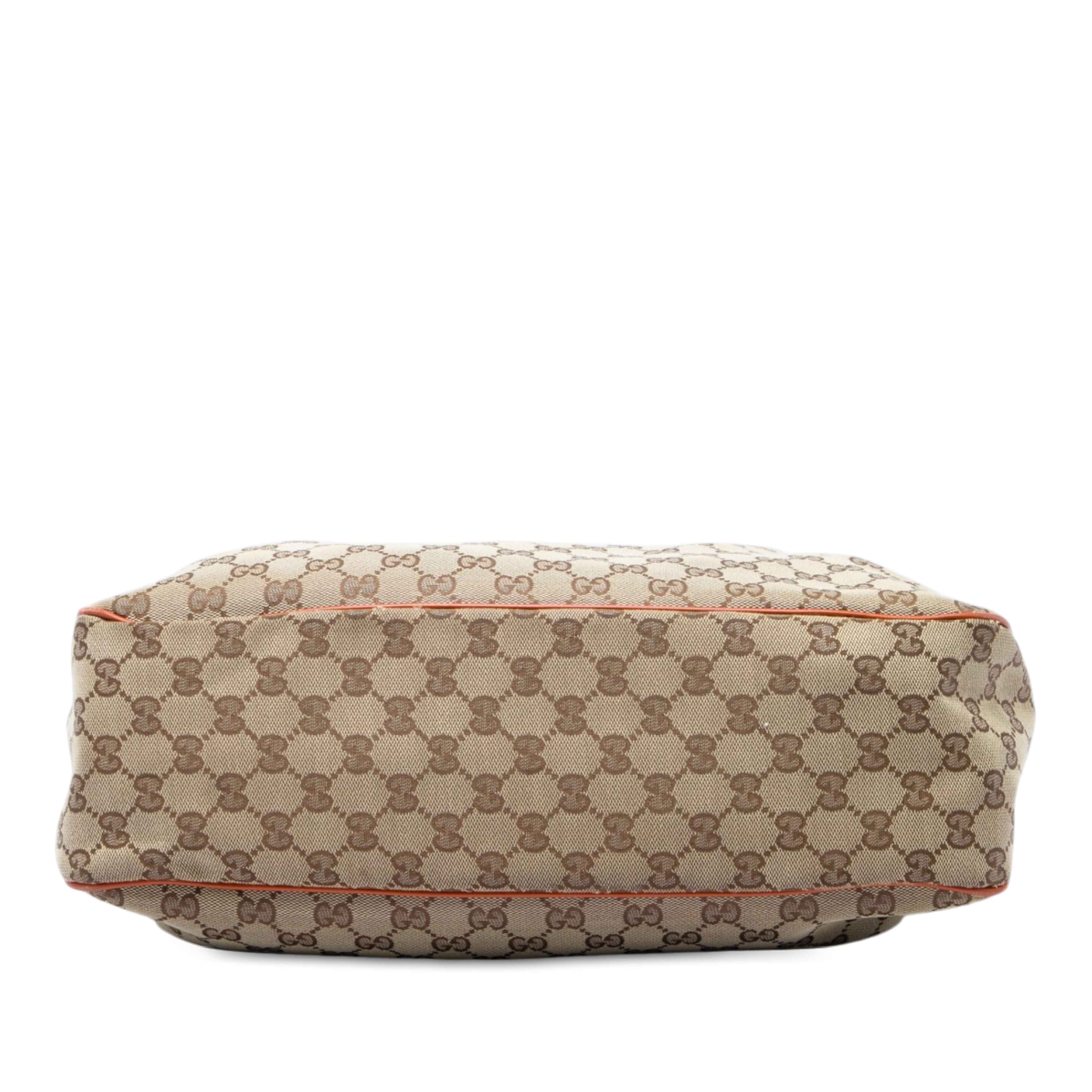 Gucci Gg Canvas Sukey Tote, från Luxclusif, i färgen beige. Klicka för att öppna bilden i stort format