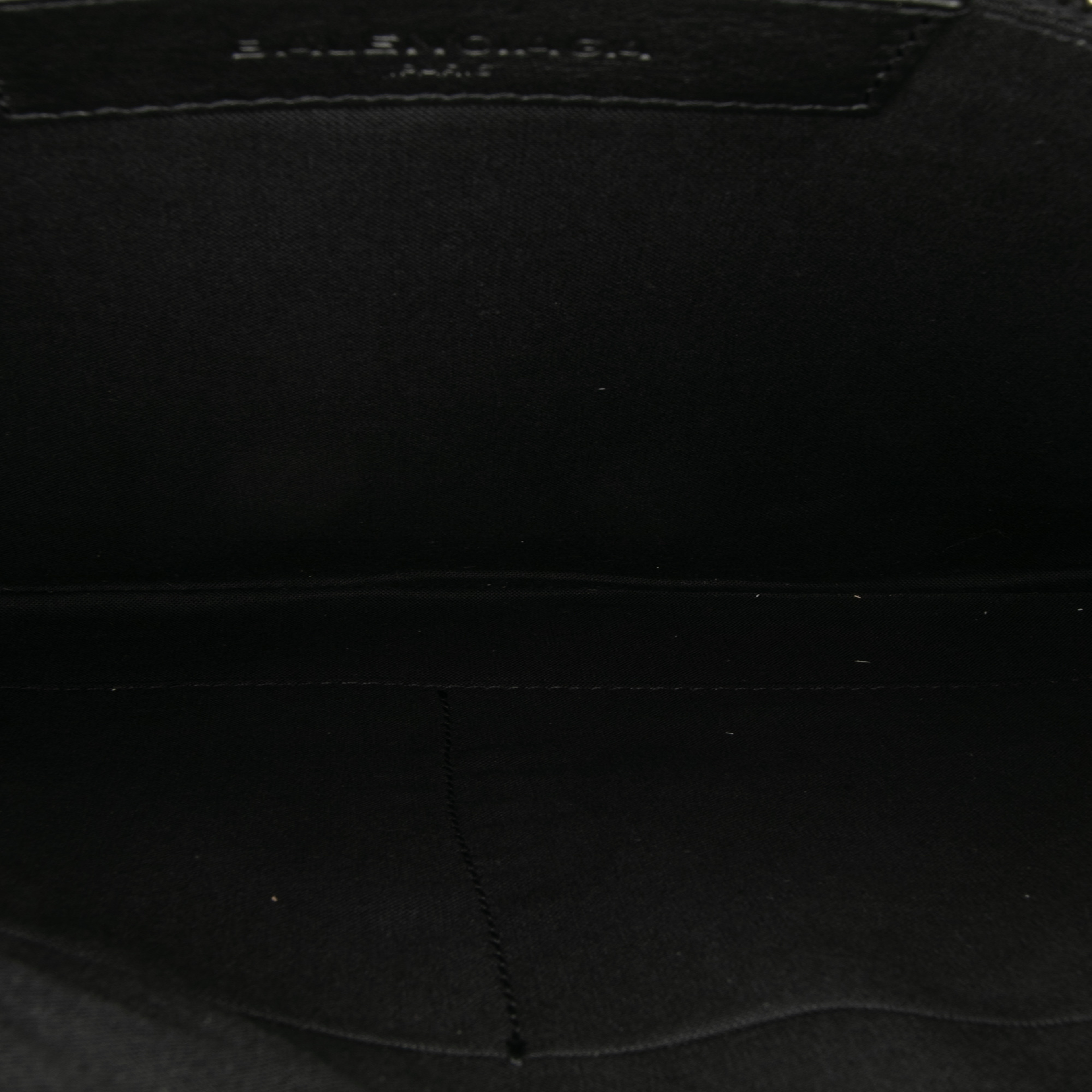 Balenciaga Pony Hair Clutch, från Luxclusif, i färgen black. Klicka för att öppna bilden i stort format