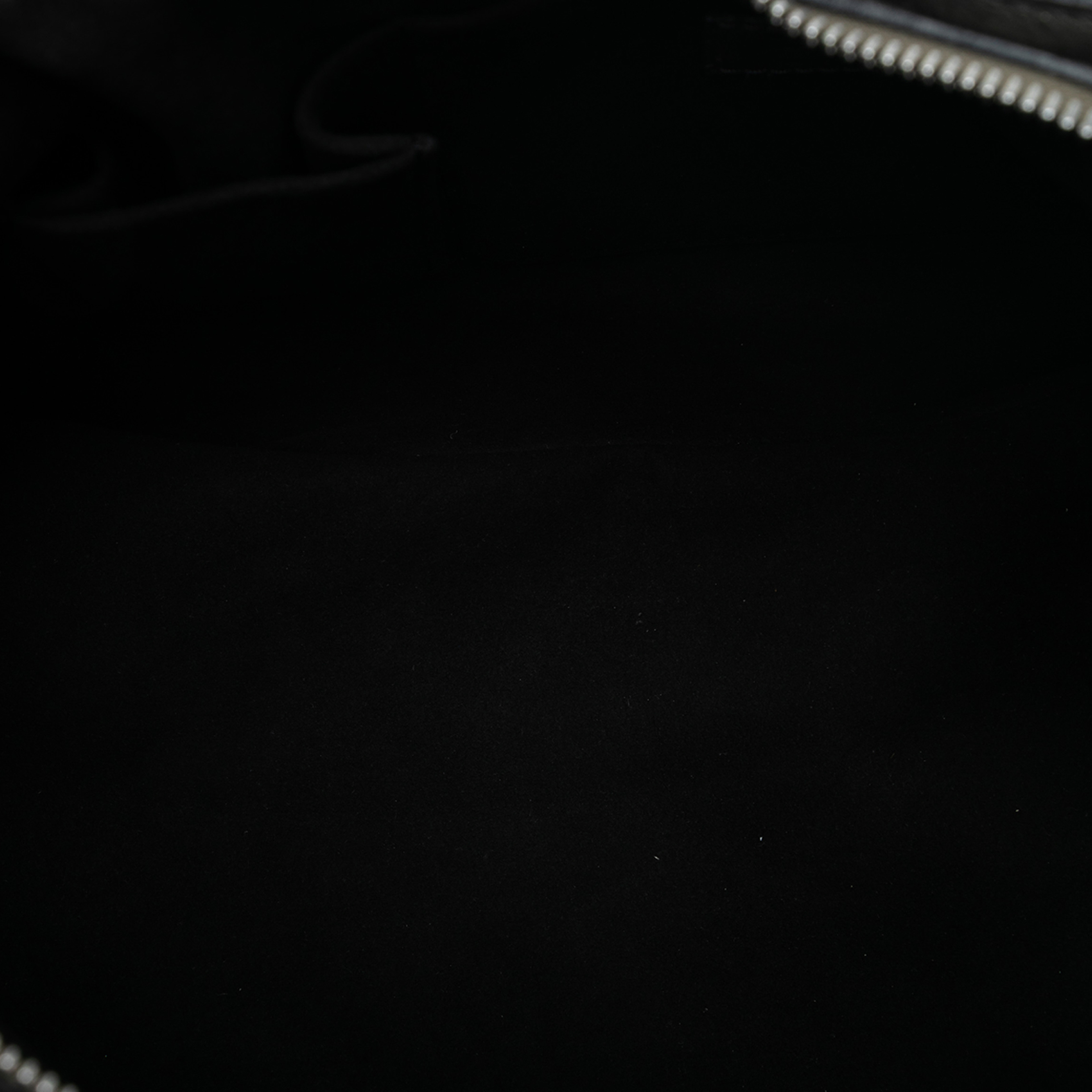 Louis Vuitton Monogram Mahina Xs, från Luxclusif, i färgen silver. Klicka för att öppna bilden i stort format