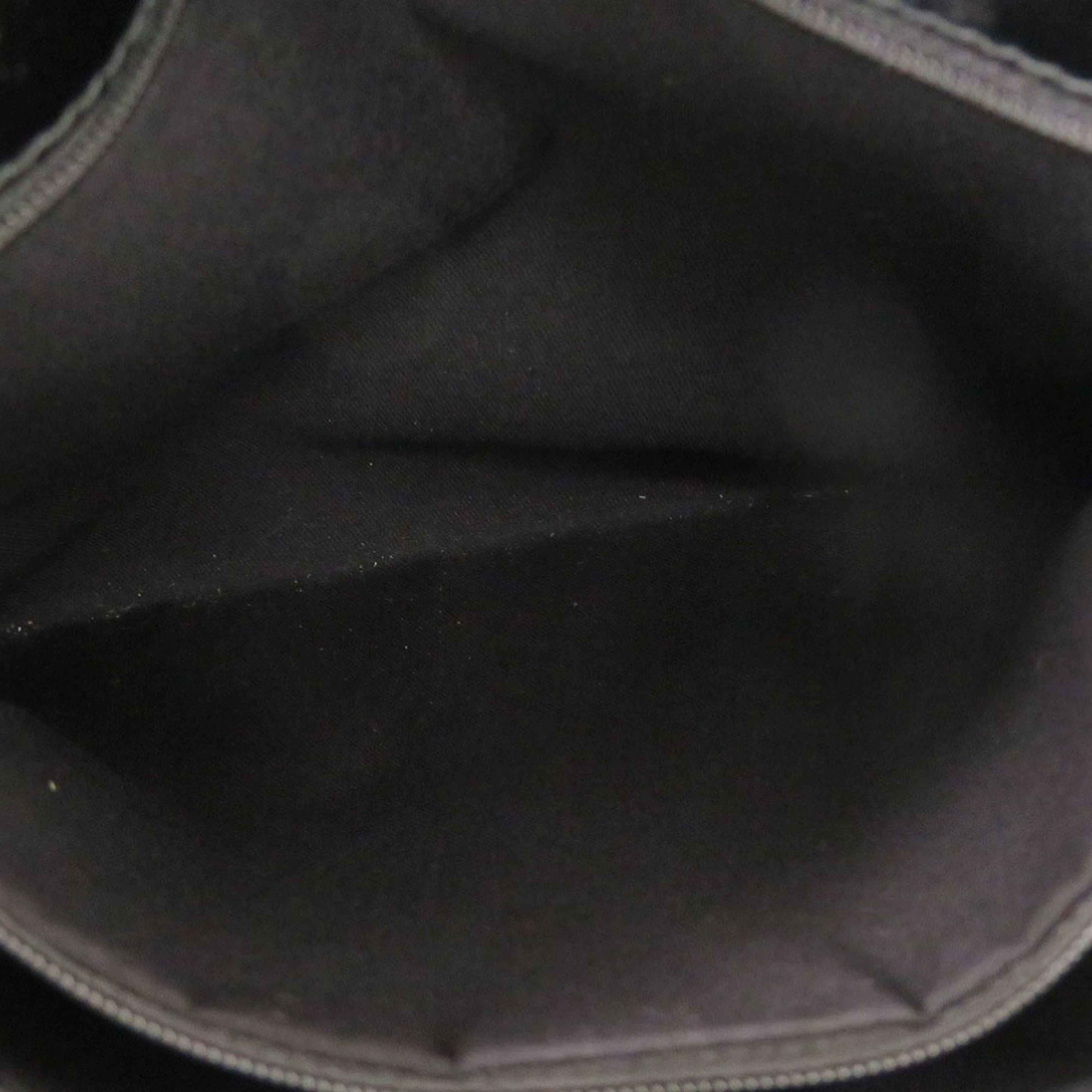 Gucci Gg Canvas Eclipse Tote, från Luxclusif, i färgen black. Klicka för att öppna bilden i stort format