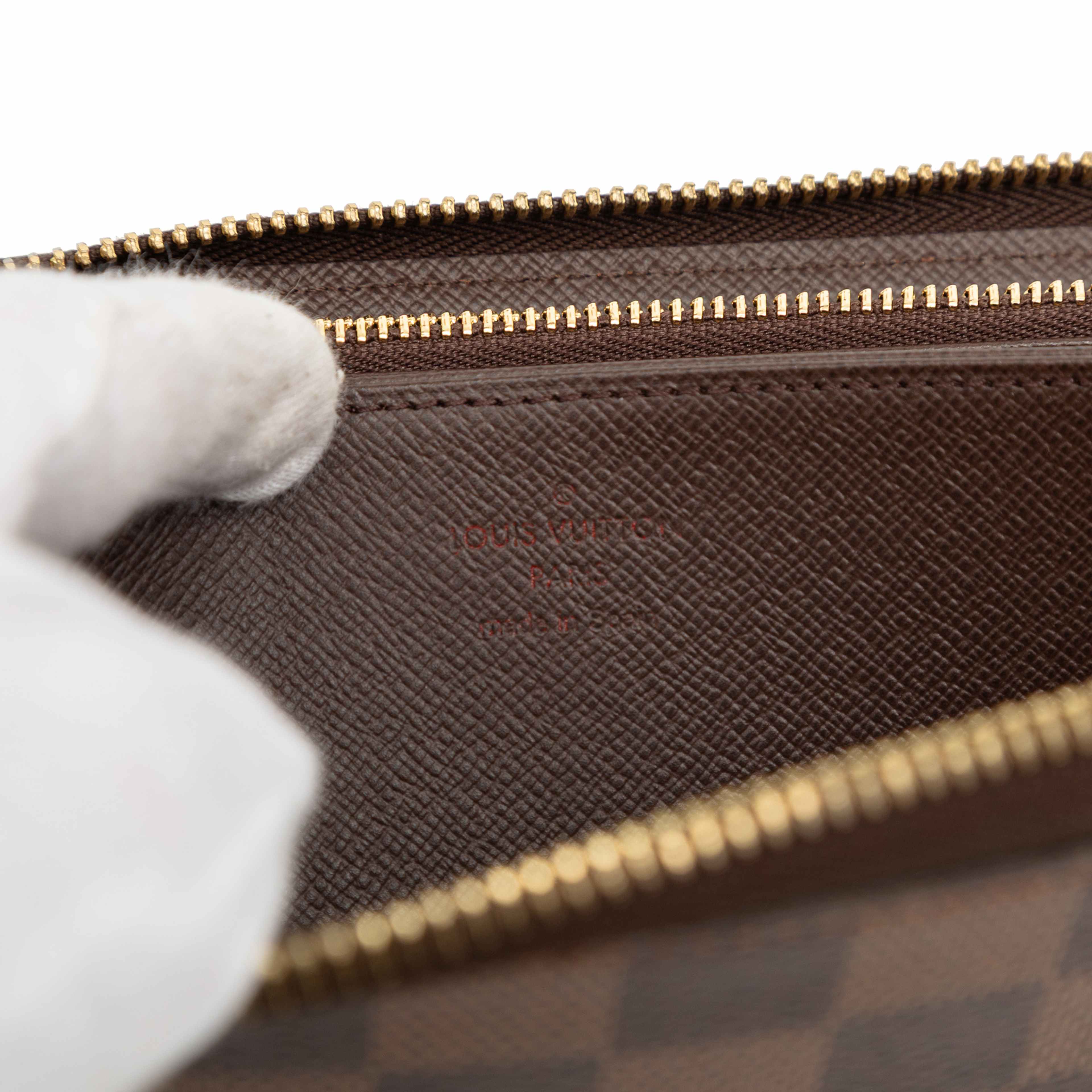 Louis Vuitton Damier Ebene Zippy Long Wallet, från Luxclusif, i färgen brown. Klicka för att öppna bilden i stort format
