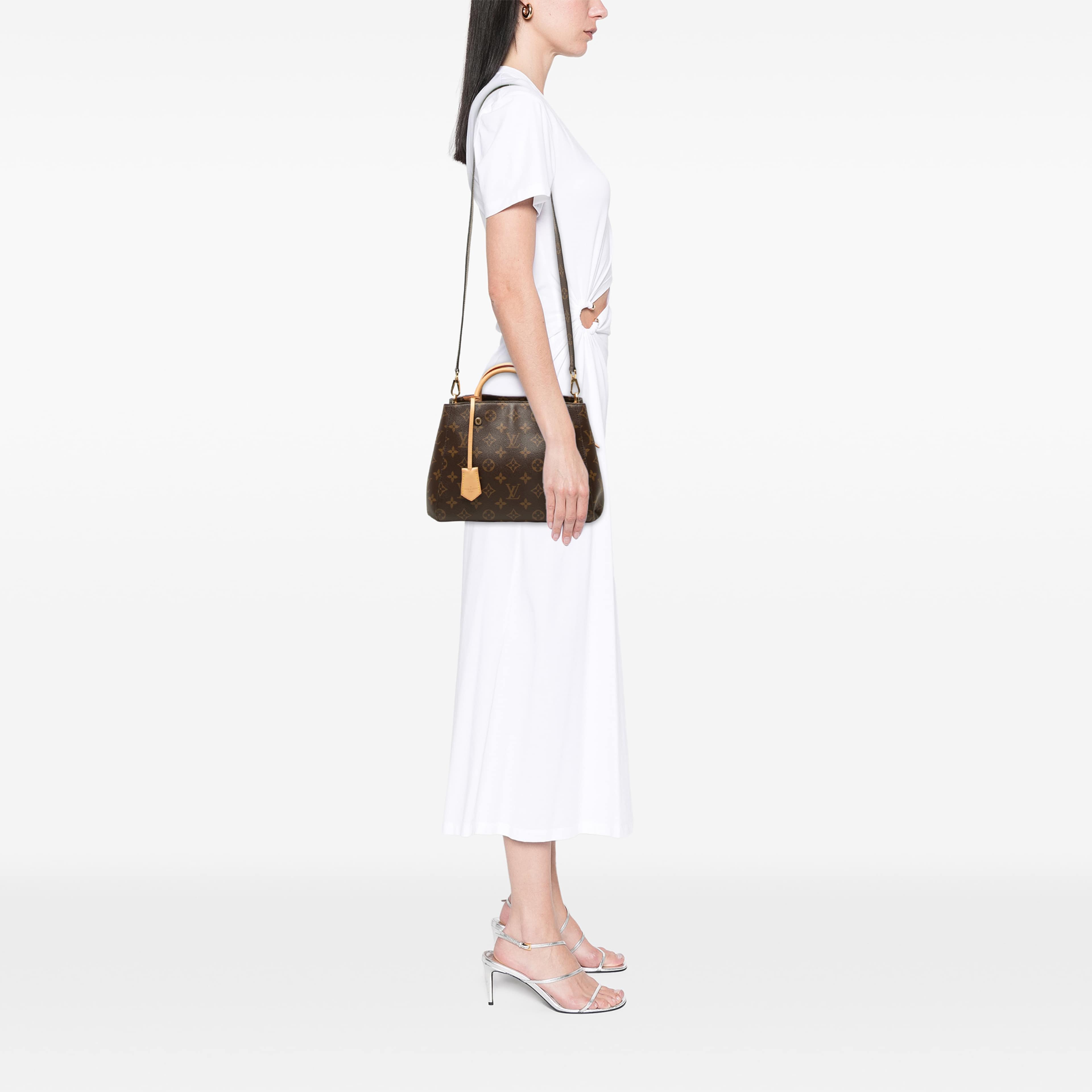 Louis Vuitton Monogram Montaigne Bb, från Luxclusif, i färgen brun. Klicka för att öppna bilden i stort format