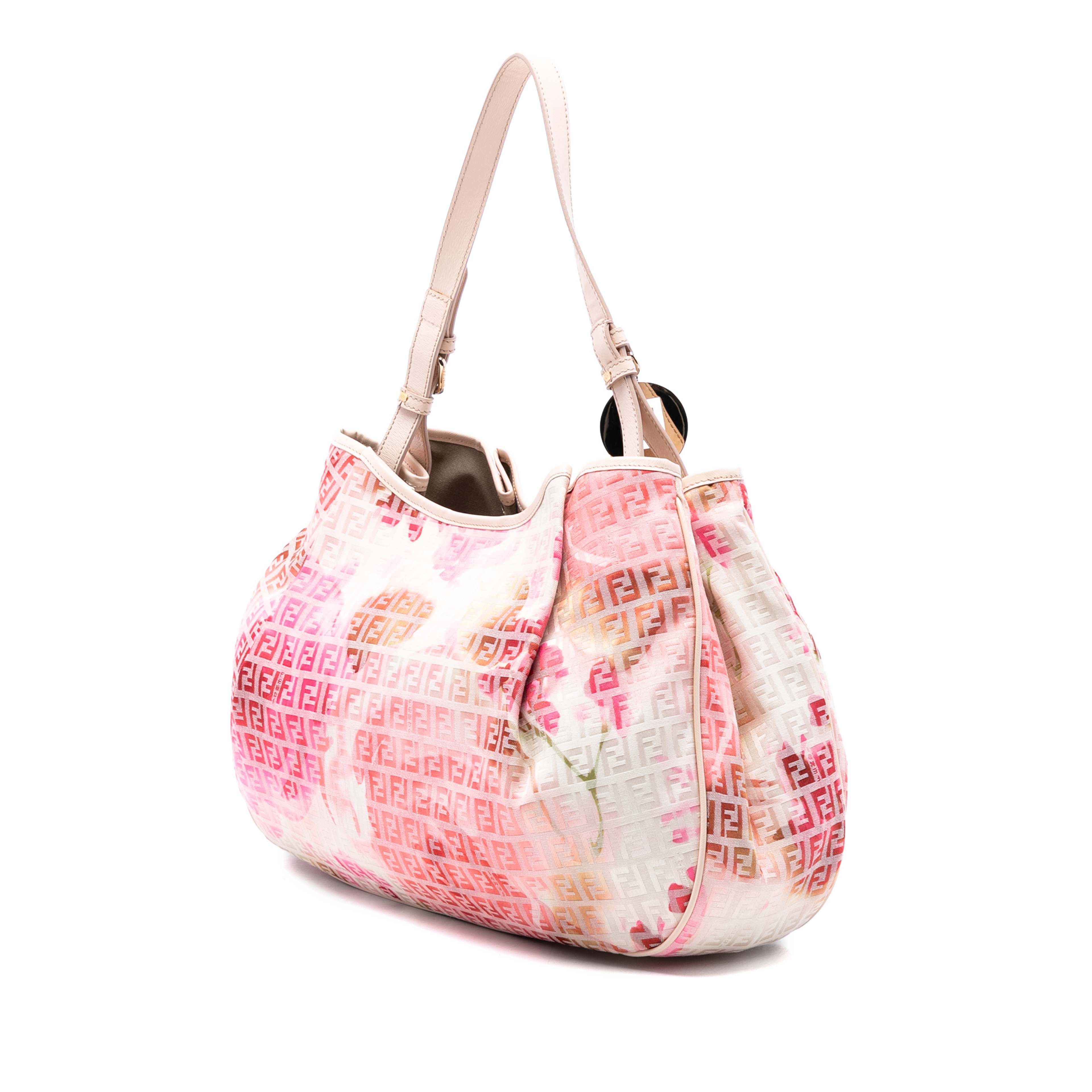 Fendi Zucchino Canvas Floral Tote, från Luxclusif, i färgen beige. Klicka för att öppna bilden i stort format