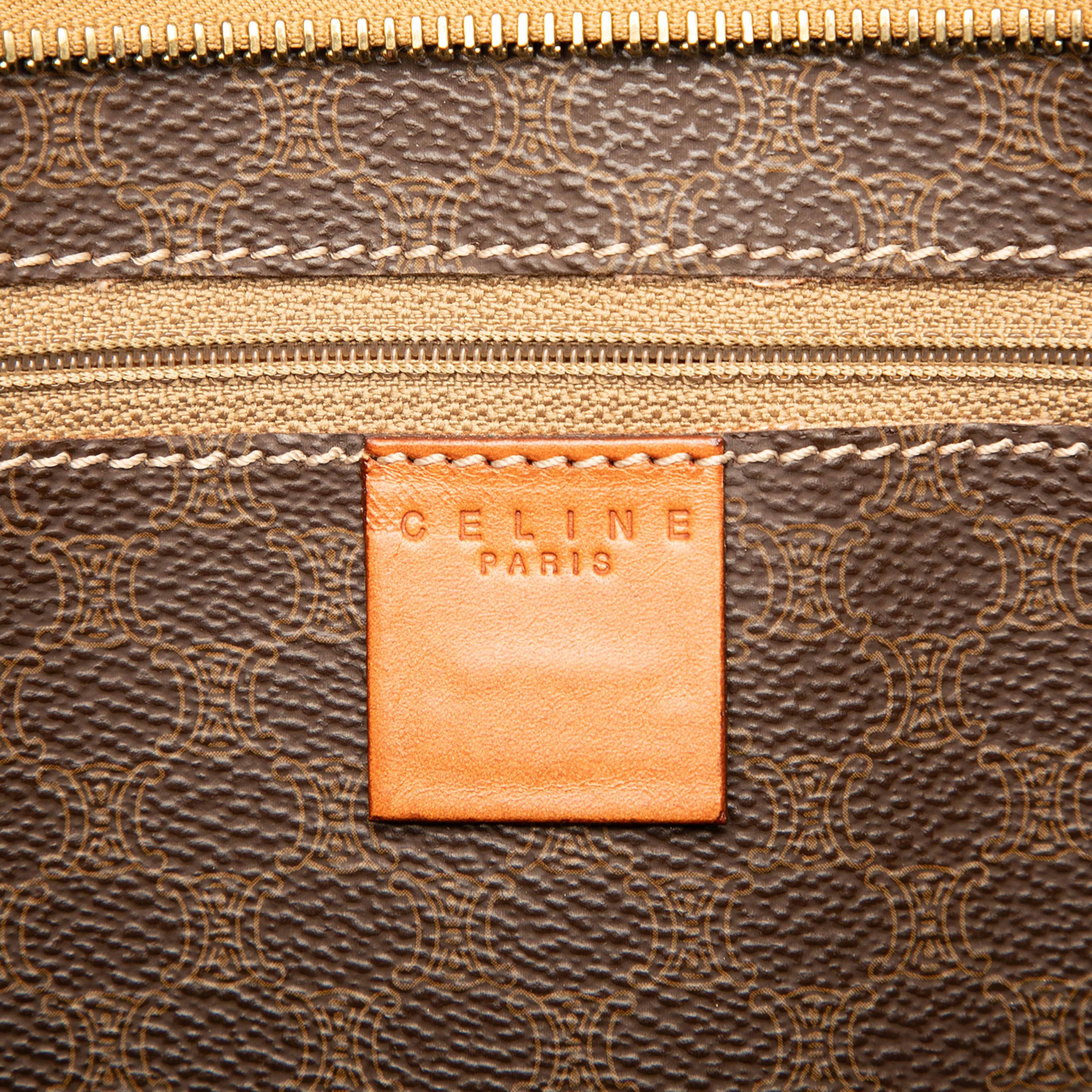 Celine Macadam Coated Canvas Tote, från Luxclusif, i färgen dark brown. Klicka för att öppna bilden i stort format