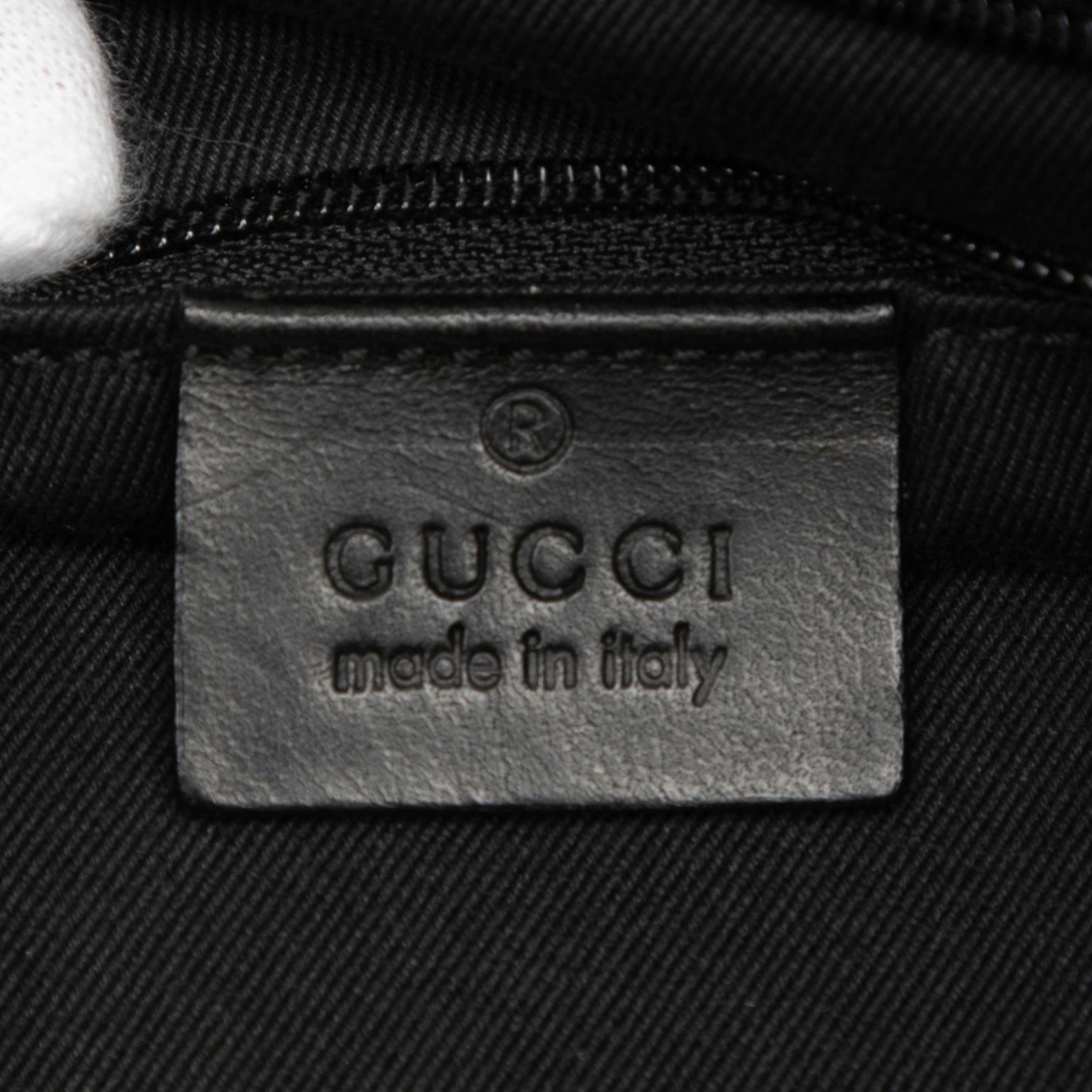 Gucci Gg Canvas Crossbody, från Luxclusif, i färgen black. Klicka för att öppna bilden i stort format