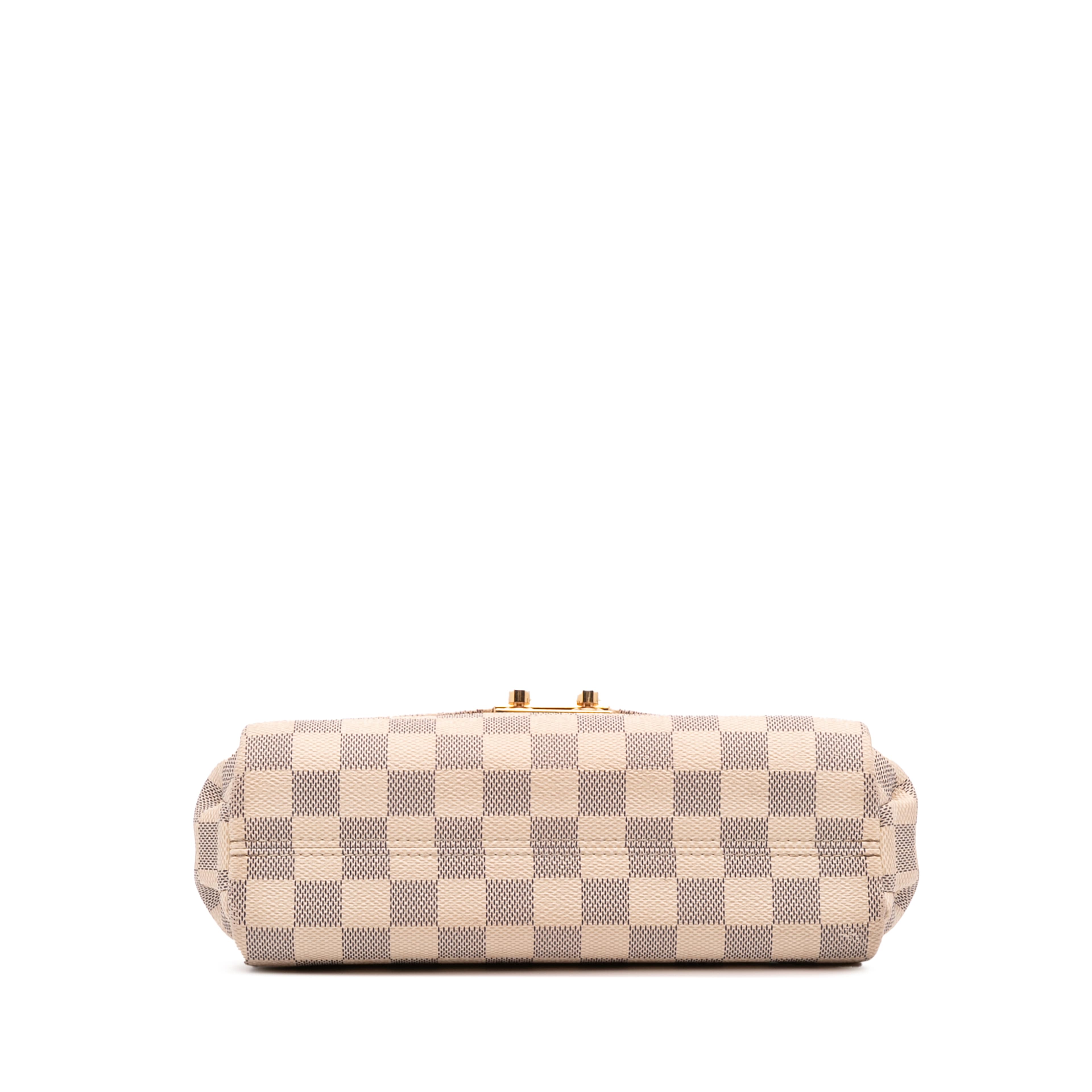 Louis Vuitton Damier Azur Croisette, från Luxclusif, i färgen white. Klicka för att öppna bilden i stort format