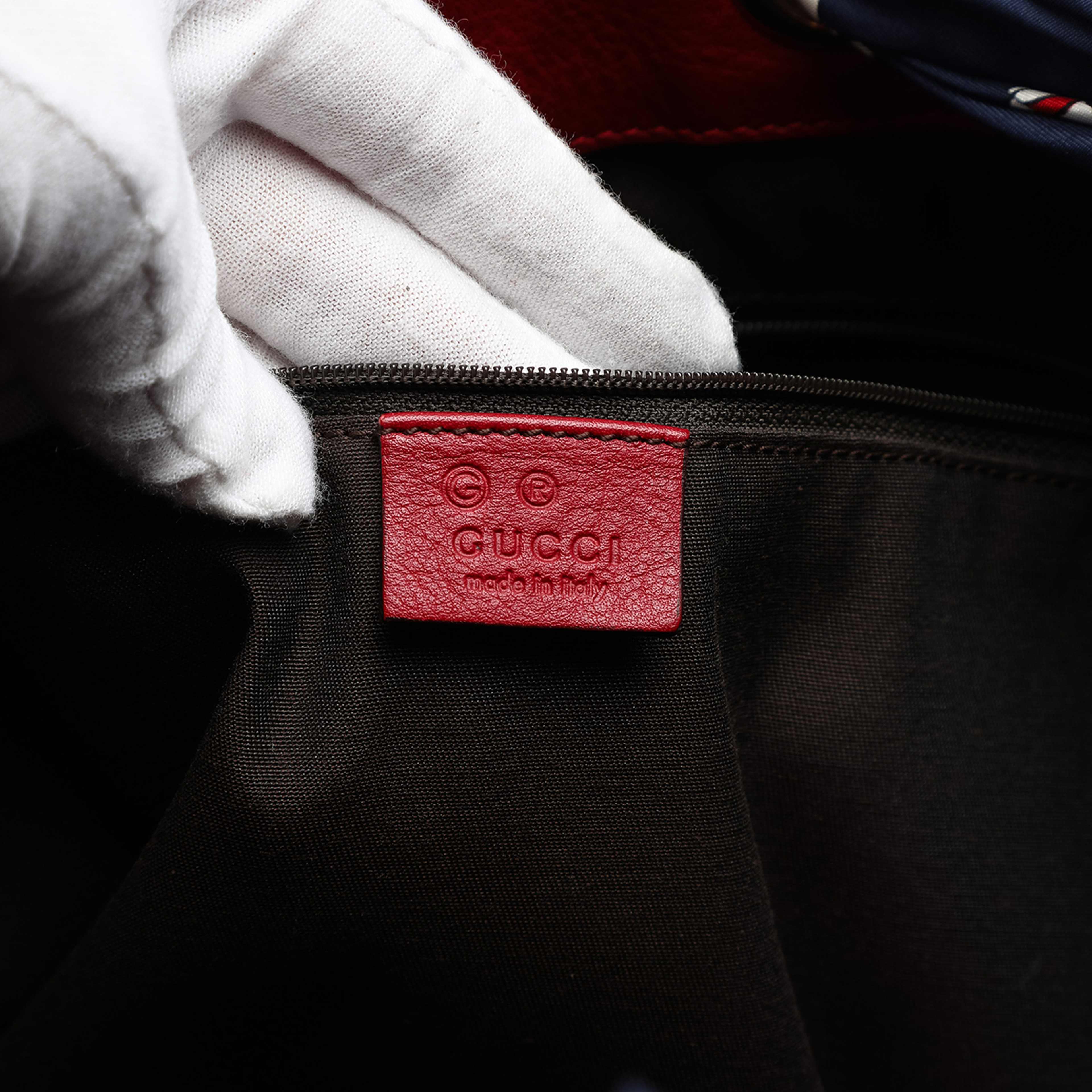 Gucci Large Gg Canvas Positano Tote, från Luxclusif, i färgen red. Klicka för att öppna bilden i stort format