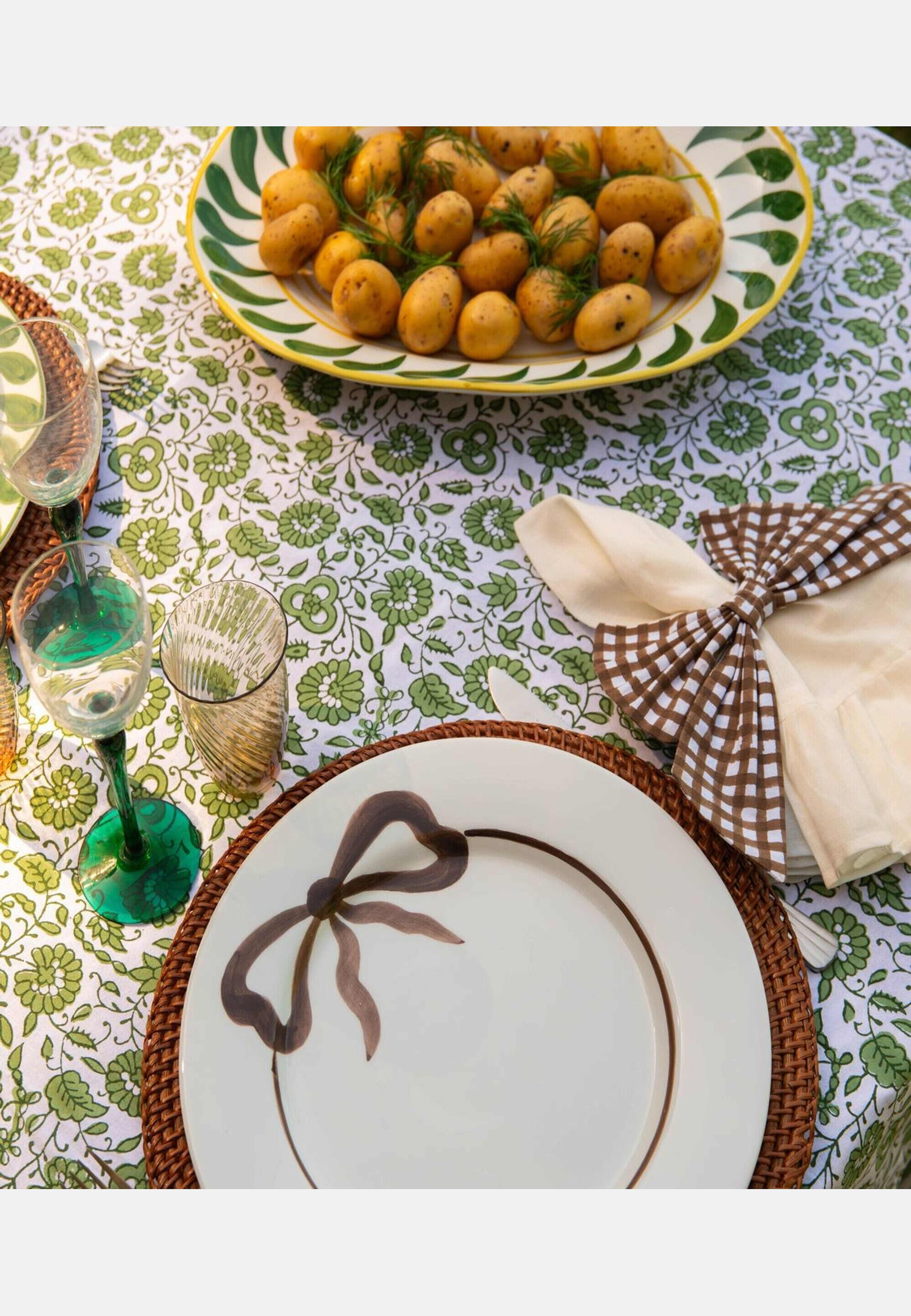 Bow Tallrik - 28 Cm, från Pick A Poppy, i färgen brown. Klicka för att öppna bilden i stort format