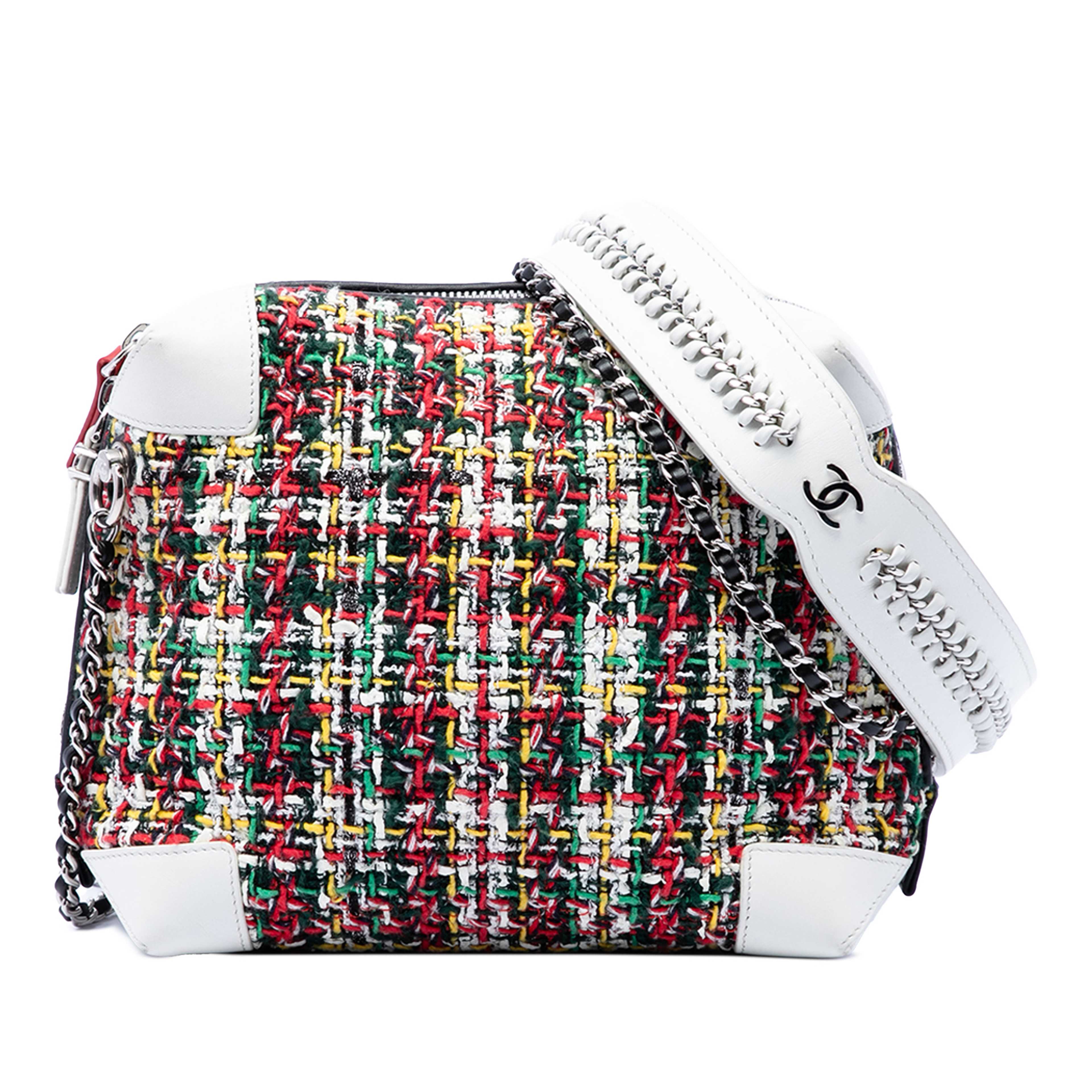 Chanel Tweed Street Allure Camera Bag, från Luxclusif, i färgen röd. Klicka för att öppna bilden i stort format