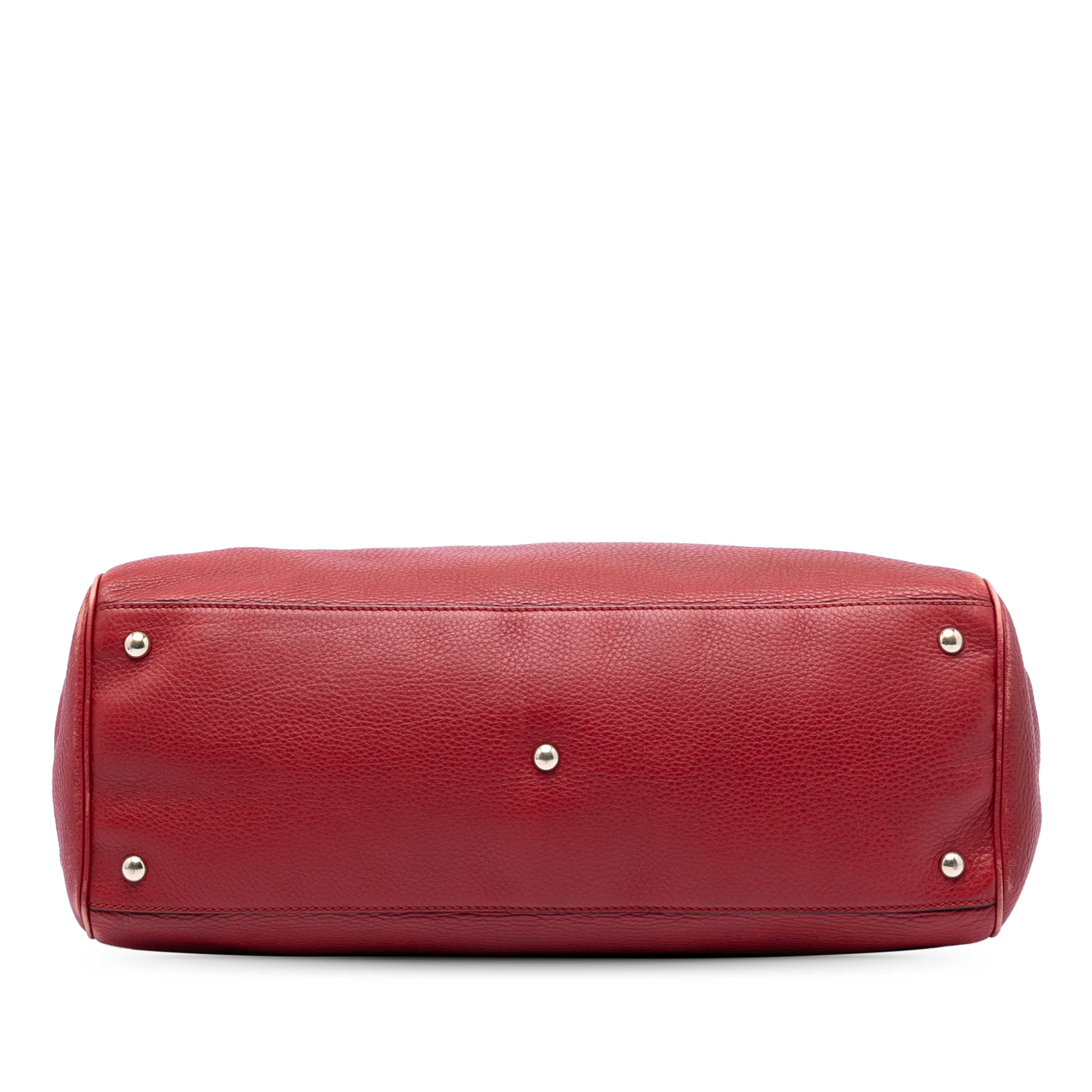 Gucci Large Calfskin Bamboo Shopper Satchel, från Luxclusif, i färgen red. Klicka för att öppna bilden i stort format