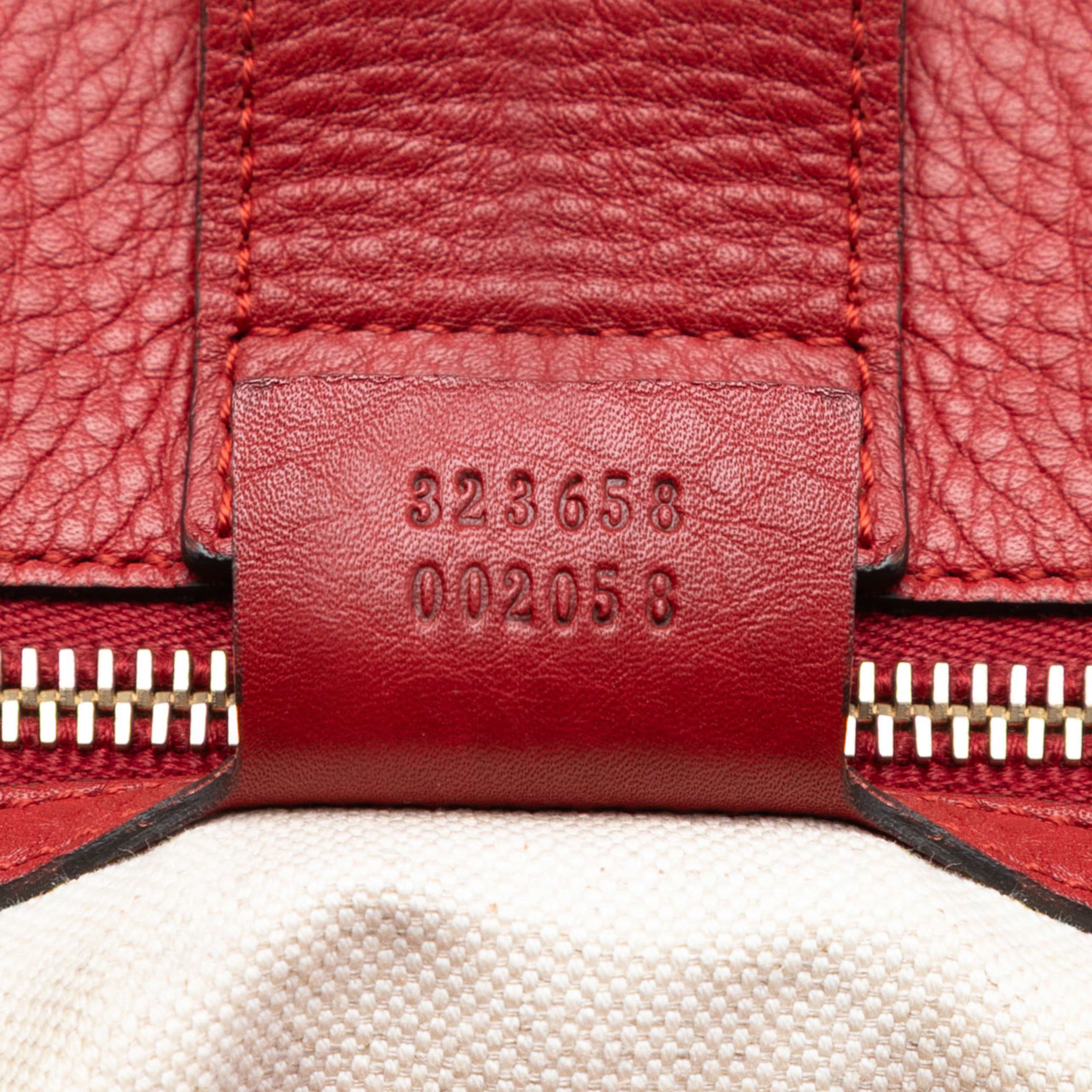 Gucci Large Calfskin Bamboo Shopper Satchel, från Luxclusif, i färgen röd. Klicka för att öppna bilden i stort format