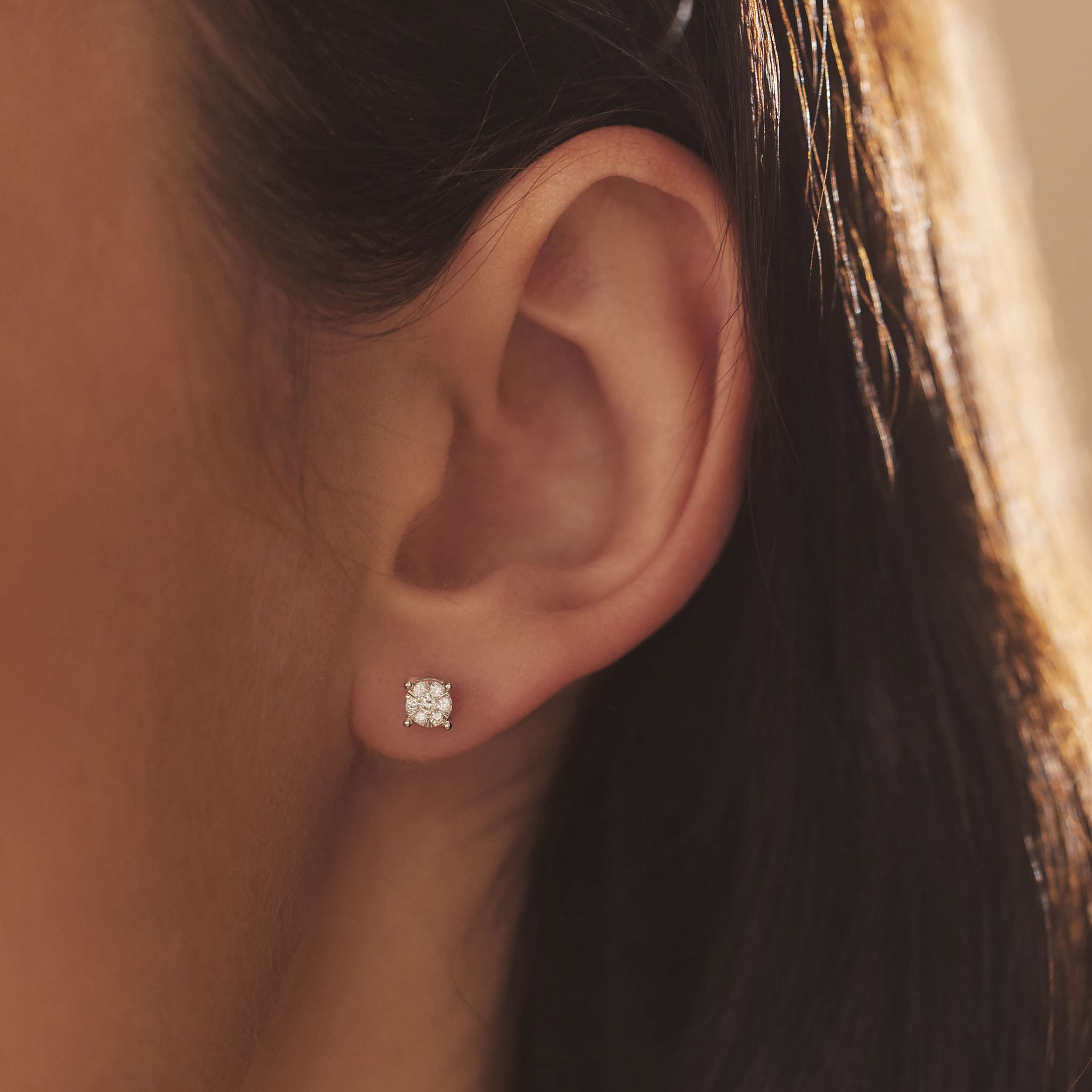 Isabel Bernard De La Paix Dames Oorbellen Goud  - Zilver, från Isabel Bernard, i färgen vitt guld. Klicka för att öppna bilden i stort format