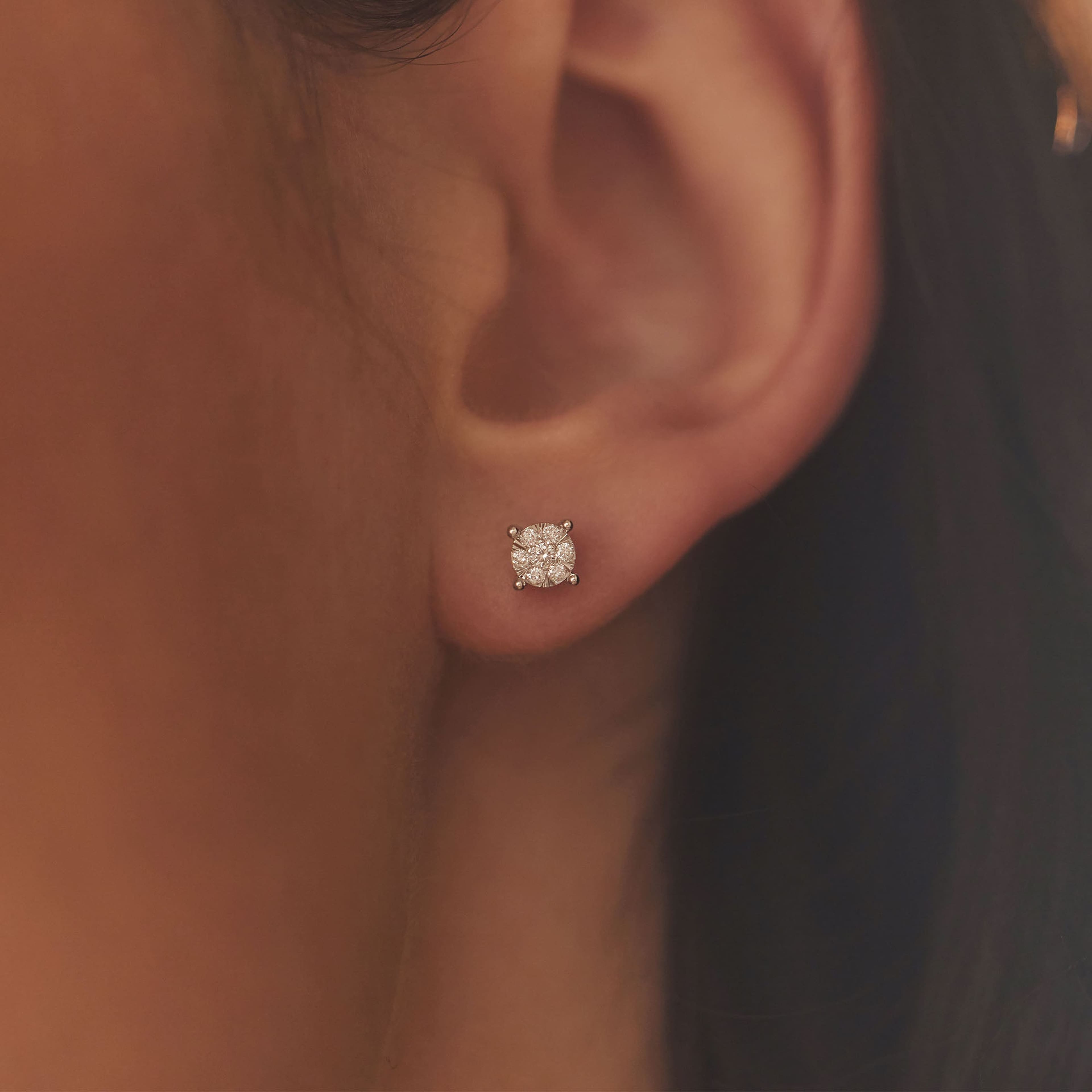 Isabel Bernard De La Paix Dames Oorbellen Goud  - Zilver, från Isabel Bernard, i färgen vitt guld. Klicka för att öppna bilden i stort format