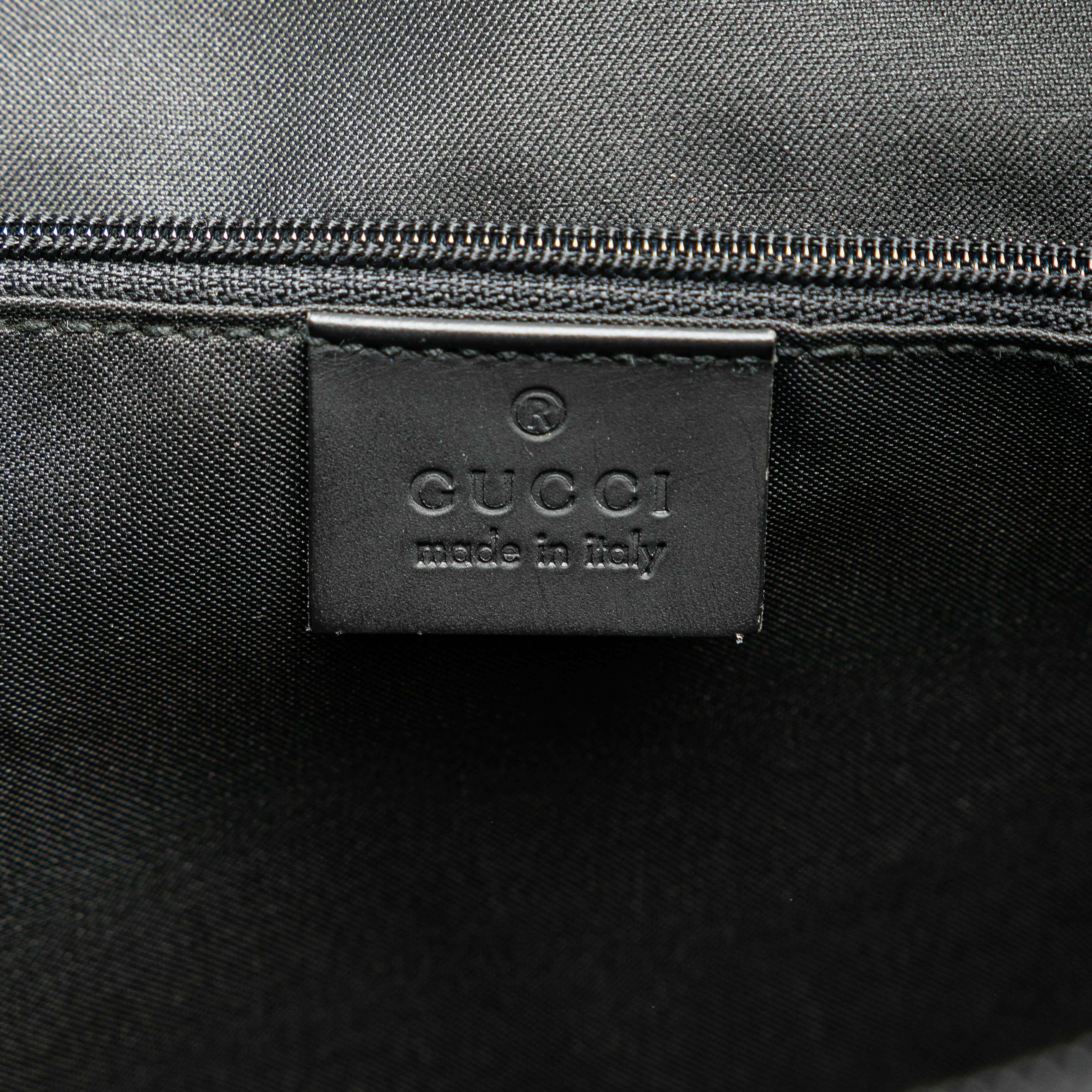 Gucci Gg Nylon Sling Backpack, från Luxclusif, i färgen black. Klicka för att öppna bilden i stort format
