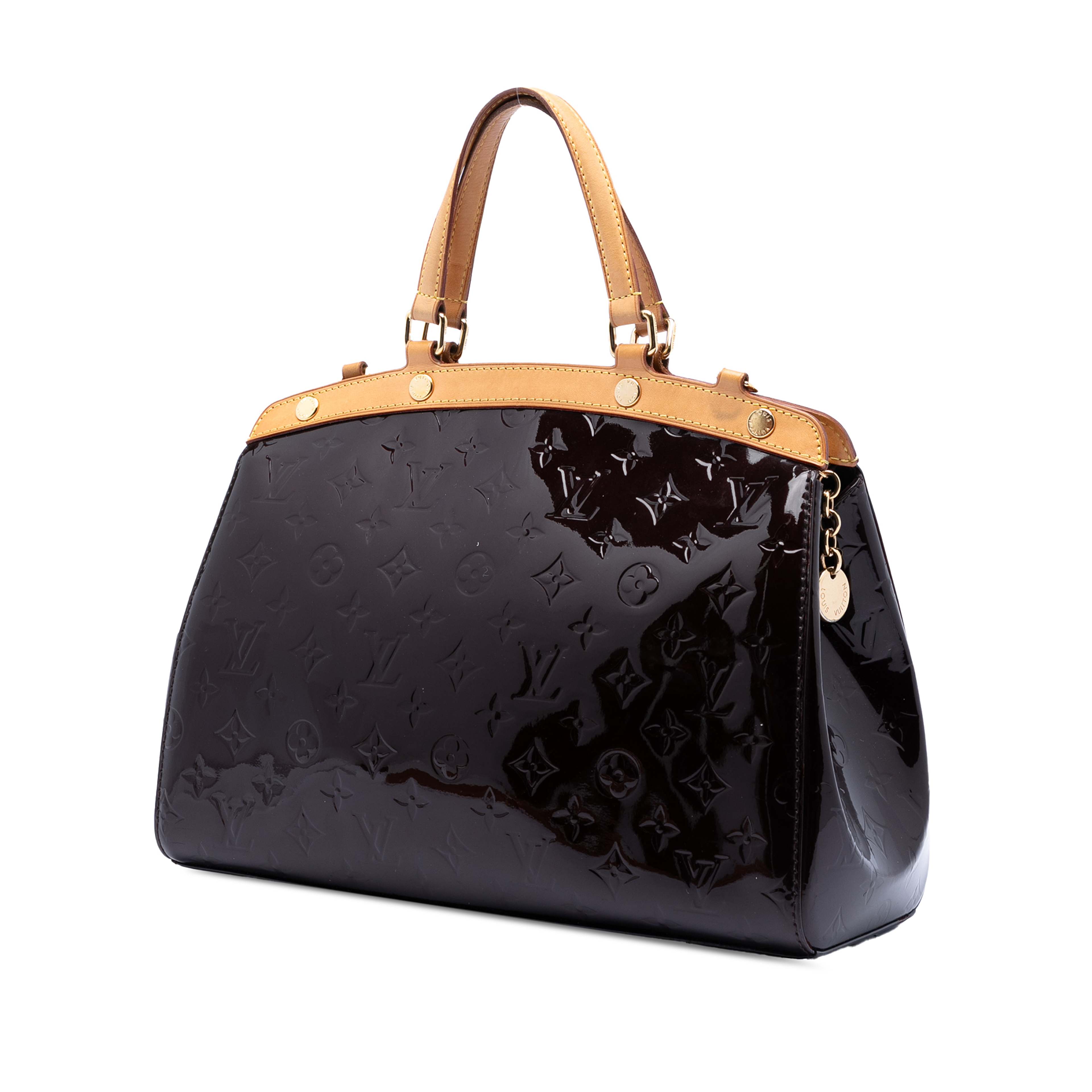 Louis Vuitton Monogram Vernis Brea Mm, från Luxclusif, i färgen purple. Klicka för att öppna bilden i stort format