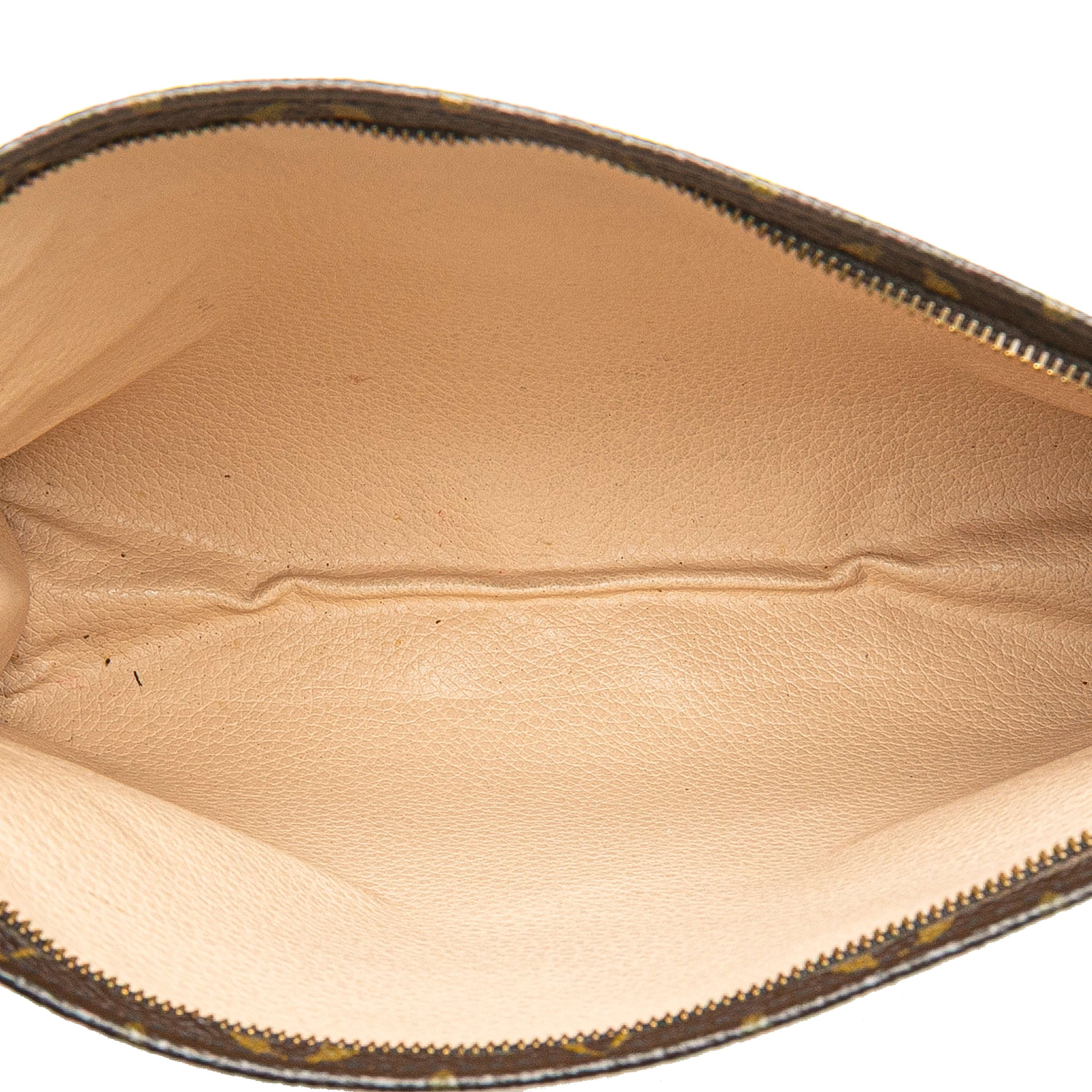 Louis Vuitton Monogram Toiletry Pouch 26, från Luxclusif, i färgen brown. Klicka för att öppna bilden i stort format