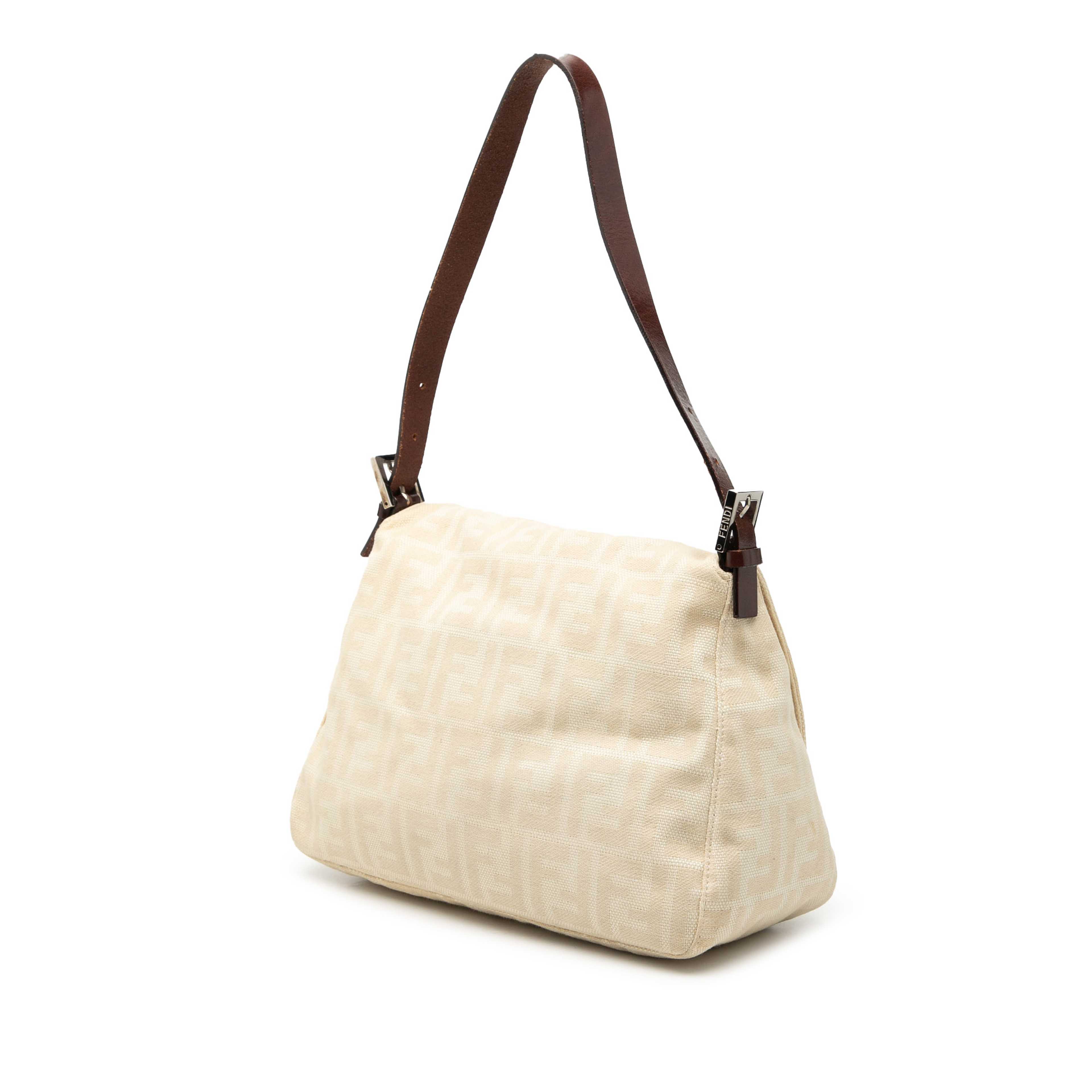 Fendi Zucca Canvas Mamma Forever, från Luxclusif, i färgen light beige. Klicka för att öppna bilden i stort format