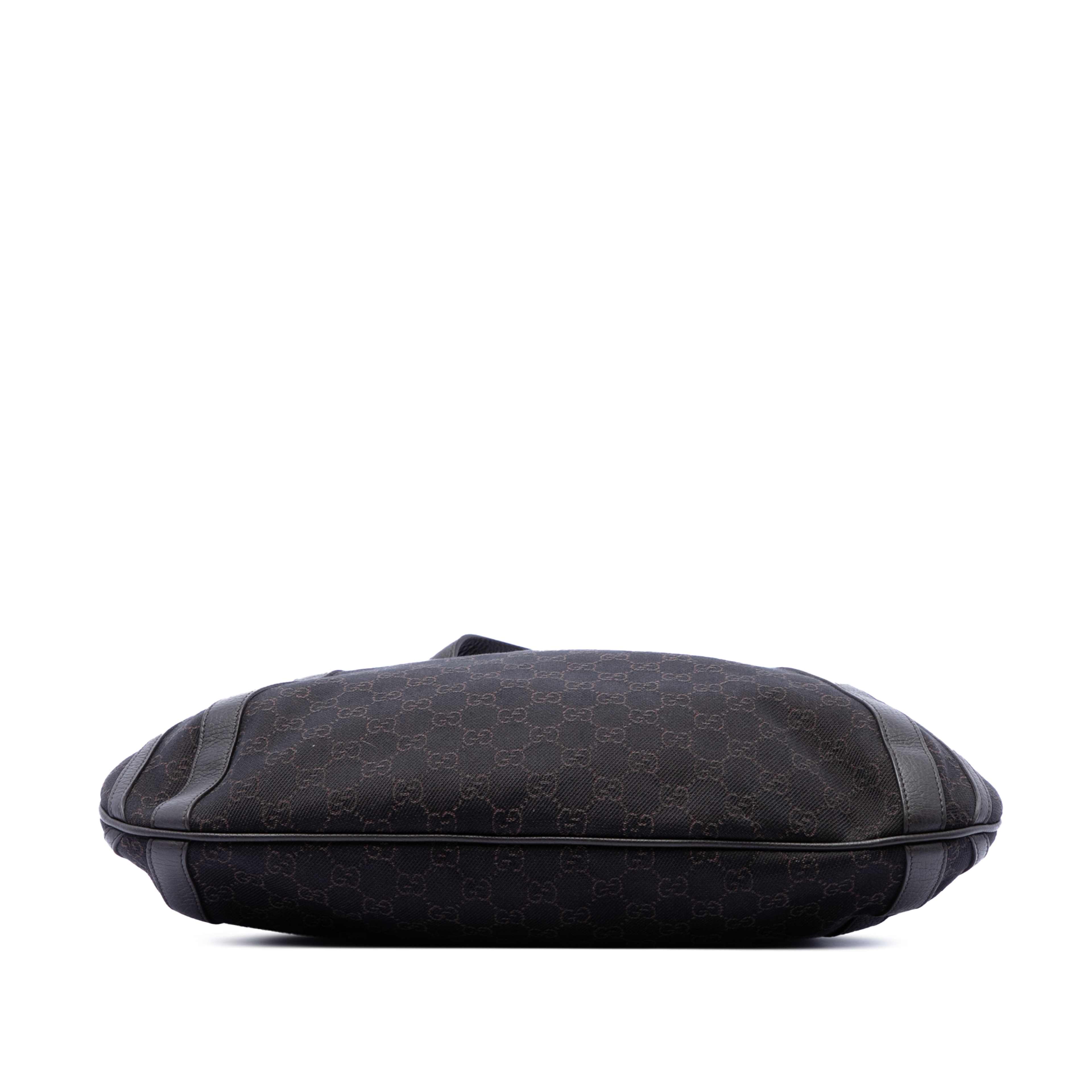 Gucci Gg Denim Abbey D Ring Satchel, från Luxclusif, i färgen dark brown. Klicka för att öppna bilden i stort format