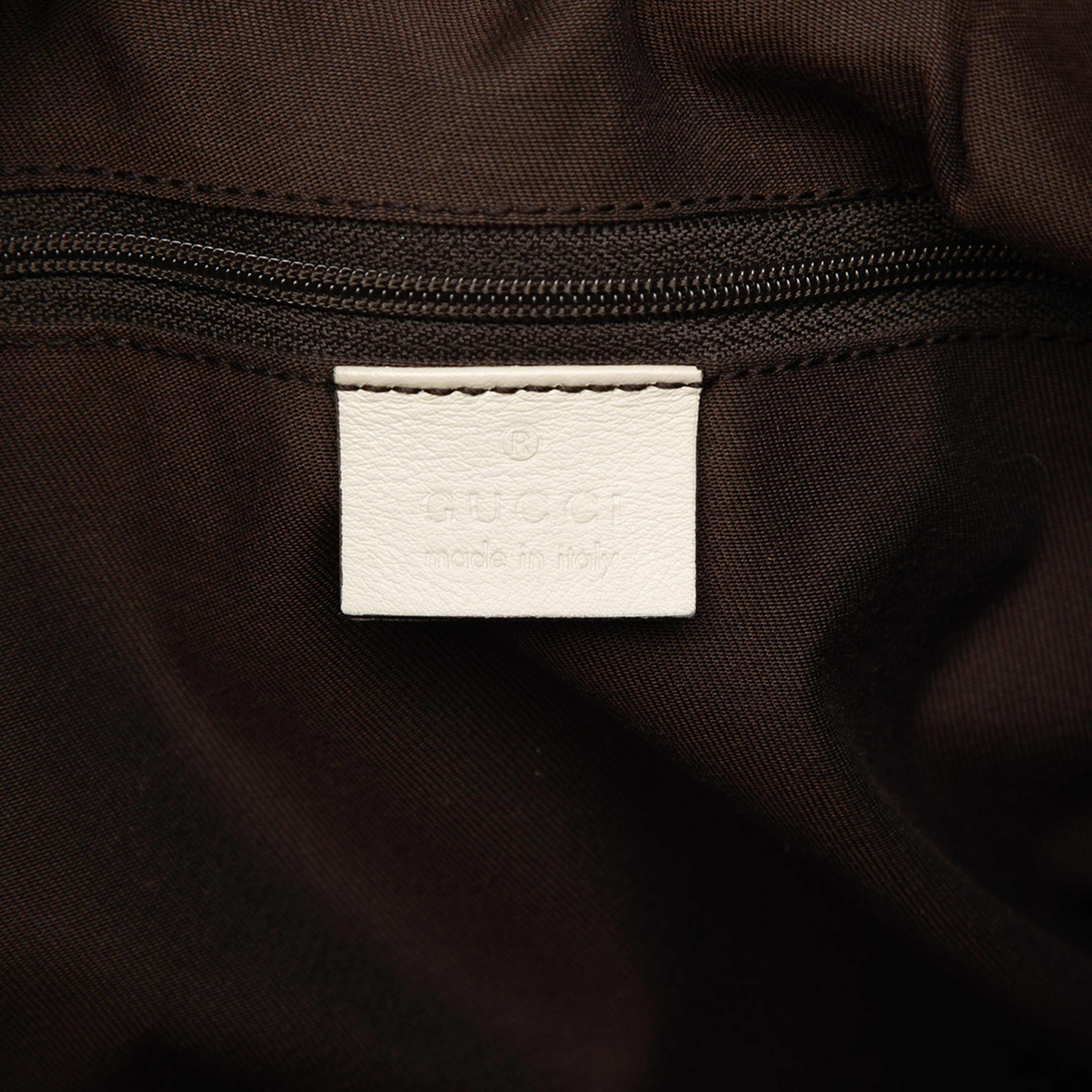 Gucci Large Gg Canvas Sukey Tote, från Luxclusif, i färgen beige. Klicka för att öppna bilden i stort format