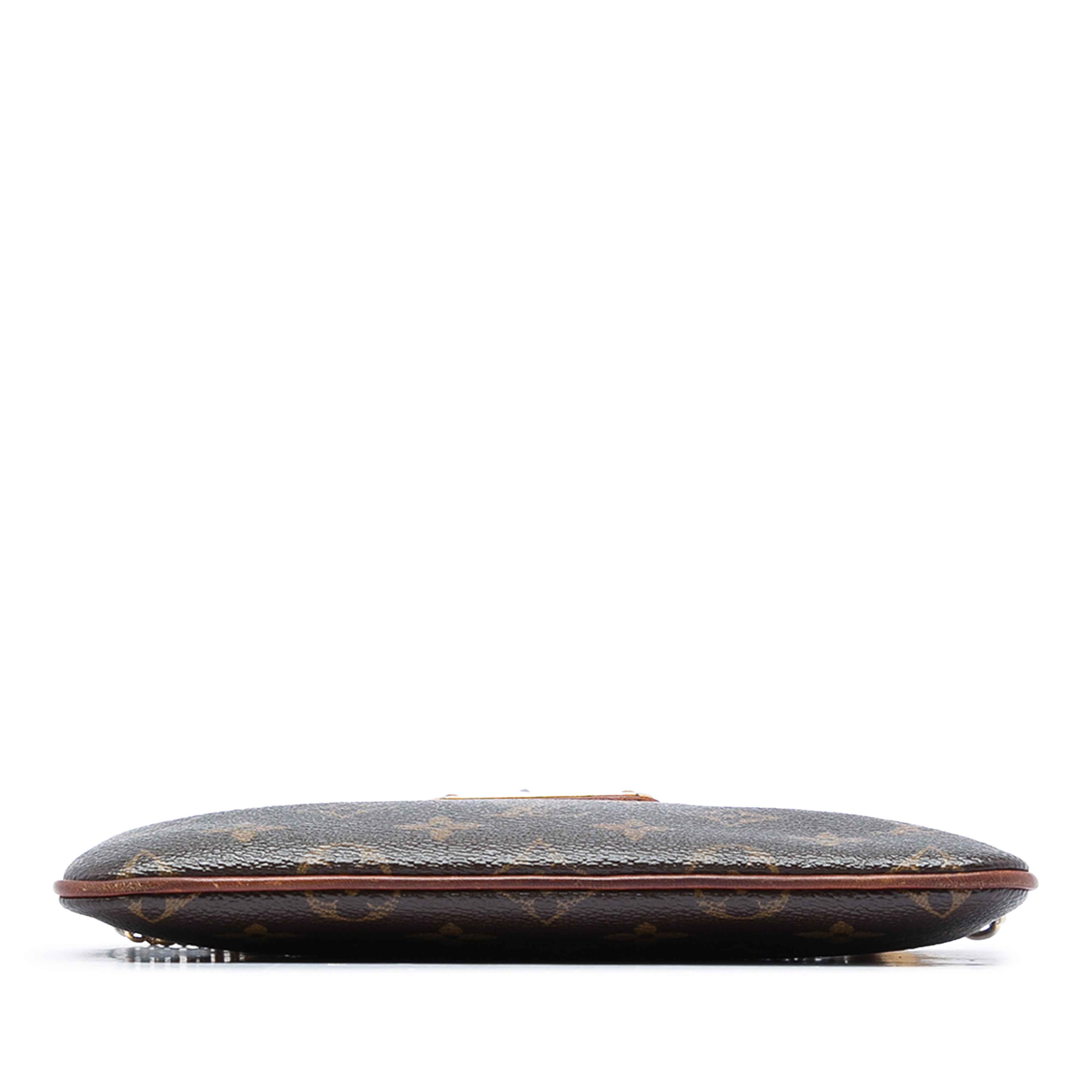 Louis Vuitton Monogram Pochette Milla Mm, från Luxclusif, i färgen brun. Klicka för att öppna bilden i stort format